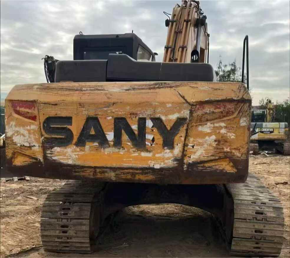 شراء حفارة Sany SY215C مستعملة / 2