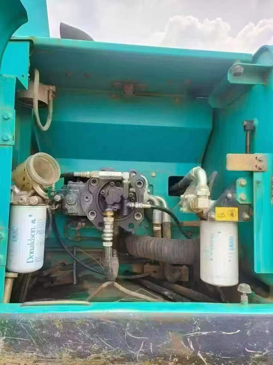 Buy Kobelco SK200-2 Used Excavator / 5