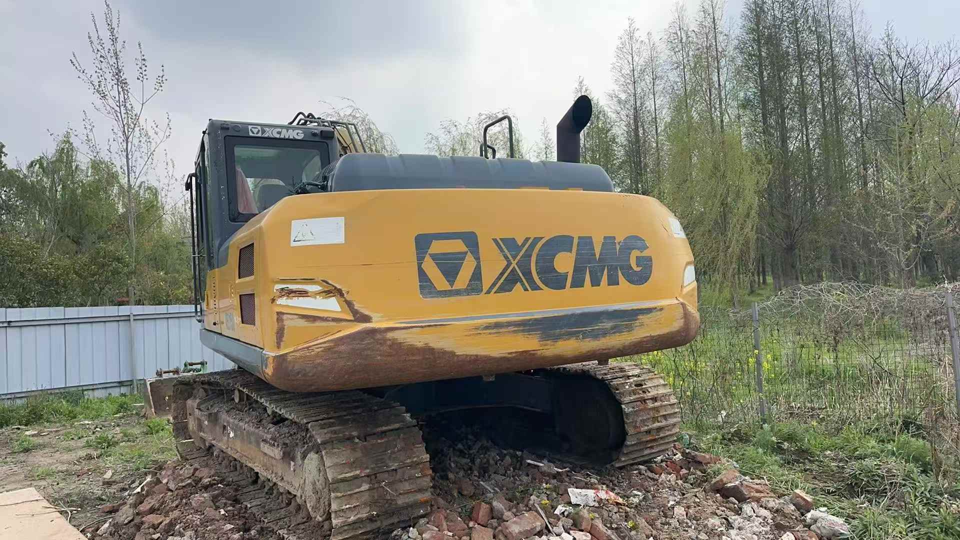 Buy XCMG XE200 Used Excavator / 2