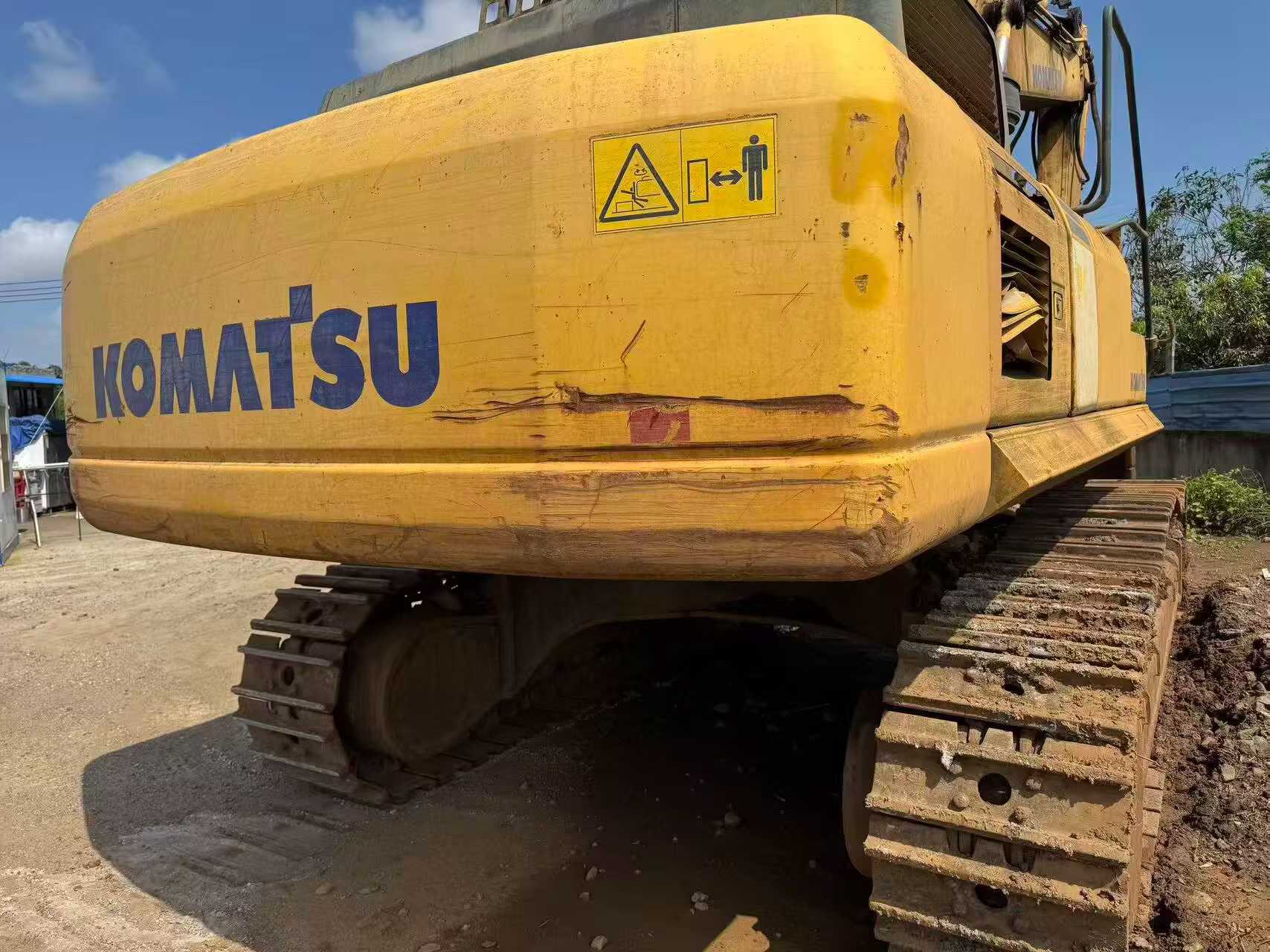Buy Komatsu PC460LC-8 Used Excavator / 2