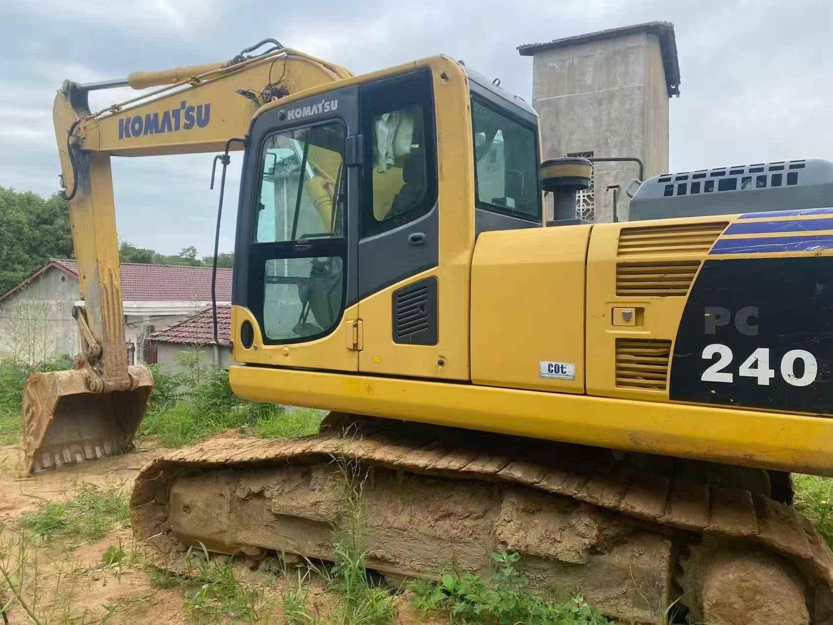 Buy Komatsu PC200-8 Used Excavator / 2