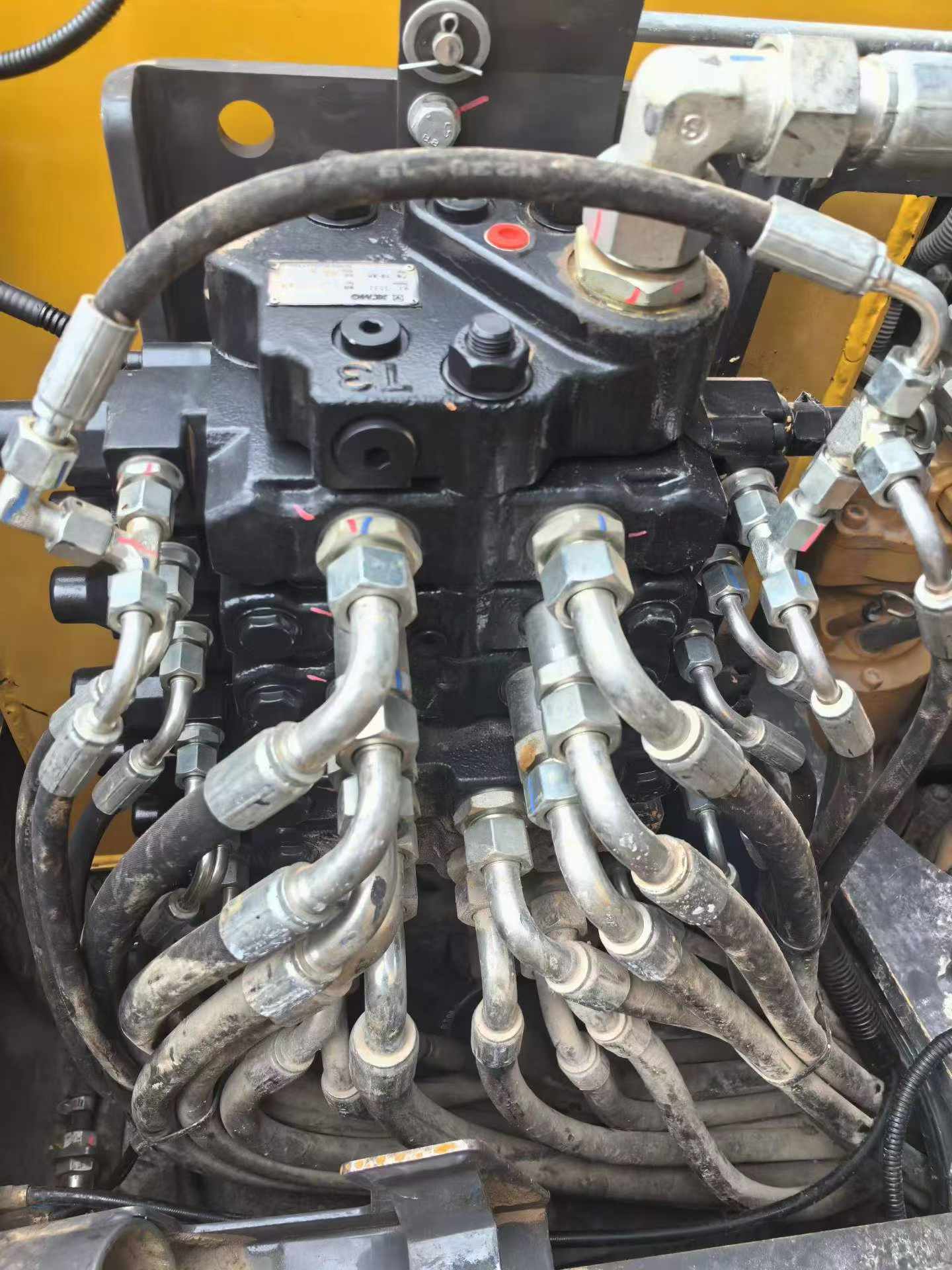 Купить Подержанный Экскаватор XCMG XE60 / 4