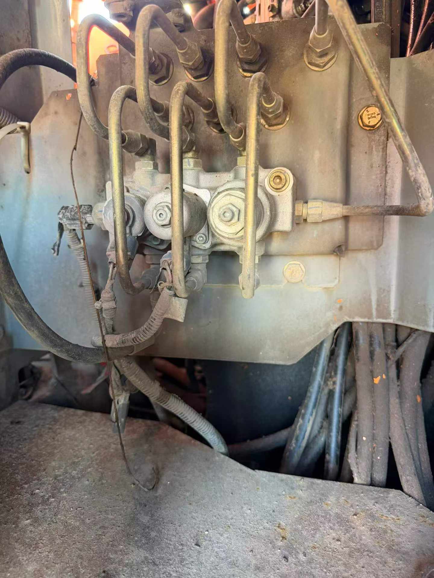 Buy Hitachi ZX200-5G Used Excavator / 6
