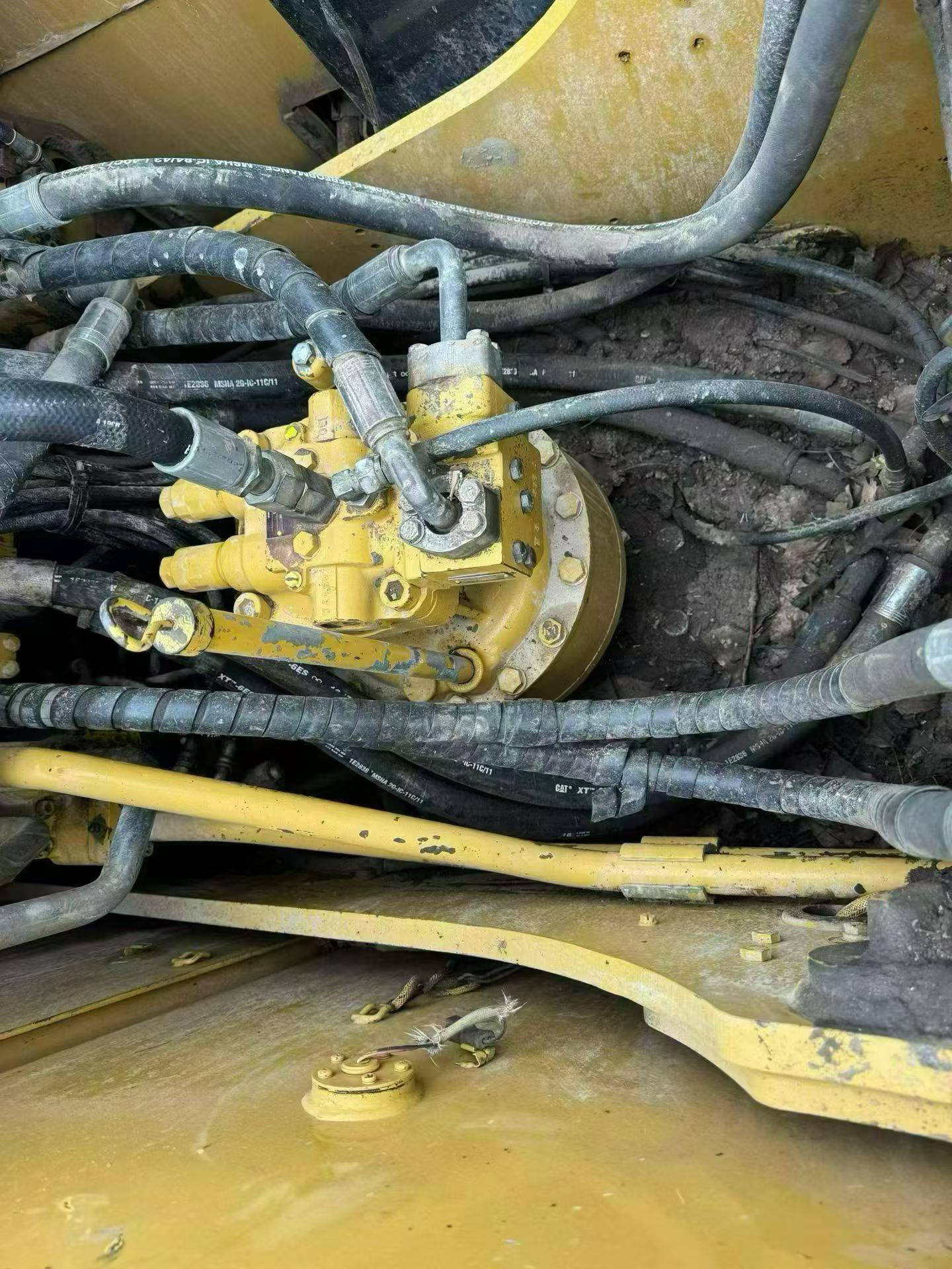 Buy Caterpillar 323D2L Used Excavator / 6