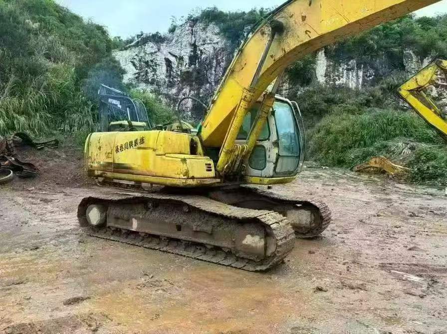 Buy Sumitomo SH200 Used Excavator / 2