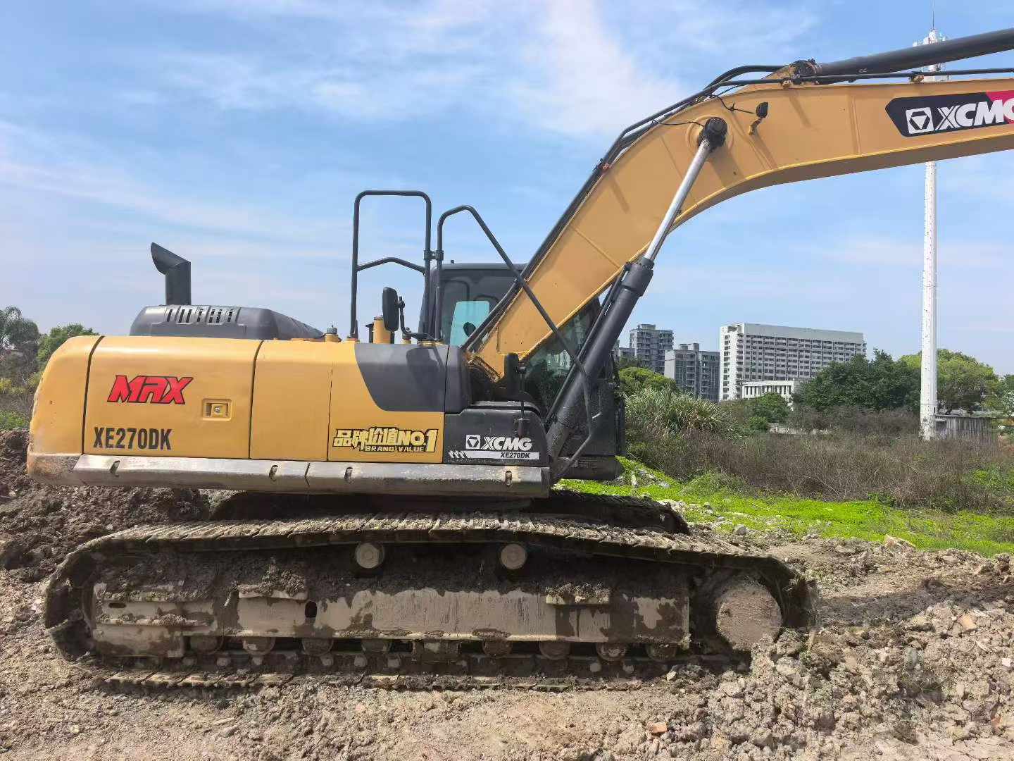 Buy XCMG XE270DK Used Excavator / 5