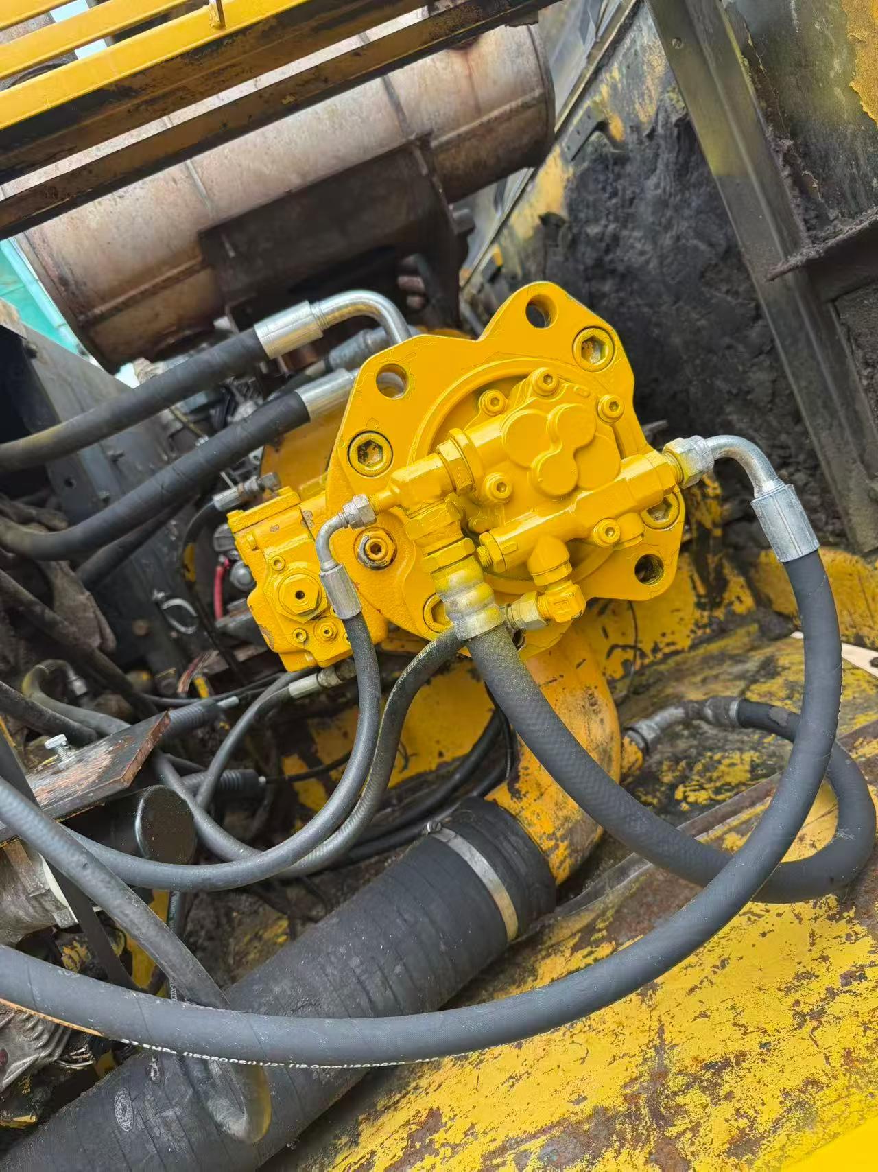 Buy Kato 820-3SP Used Excavator / 7