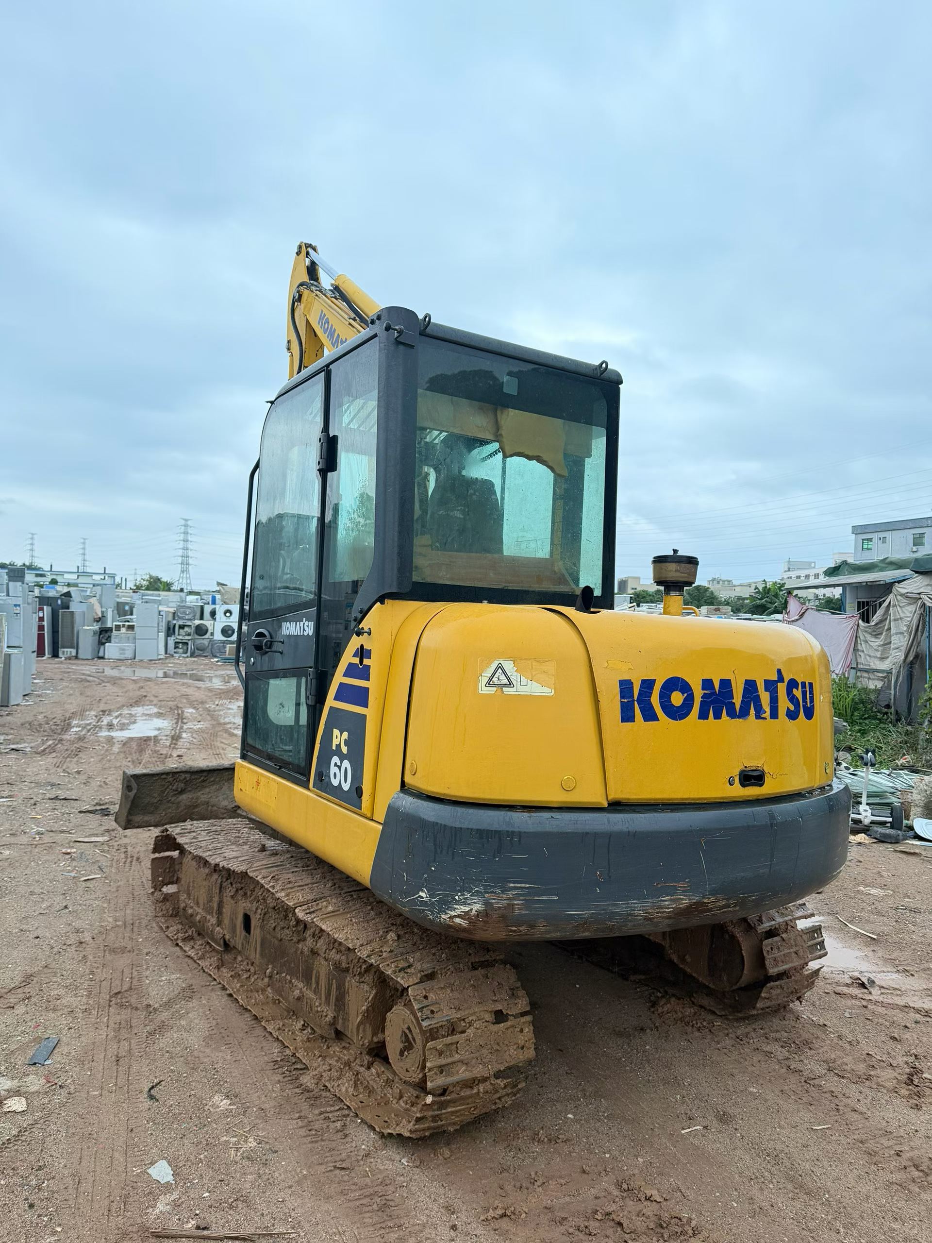 Купить Подержанный Экскаватор Komatsu PC56-7 / 3