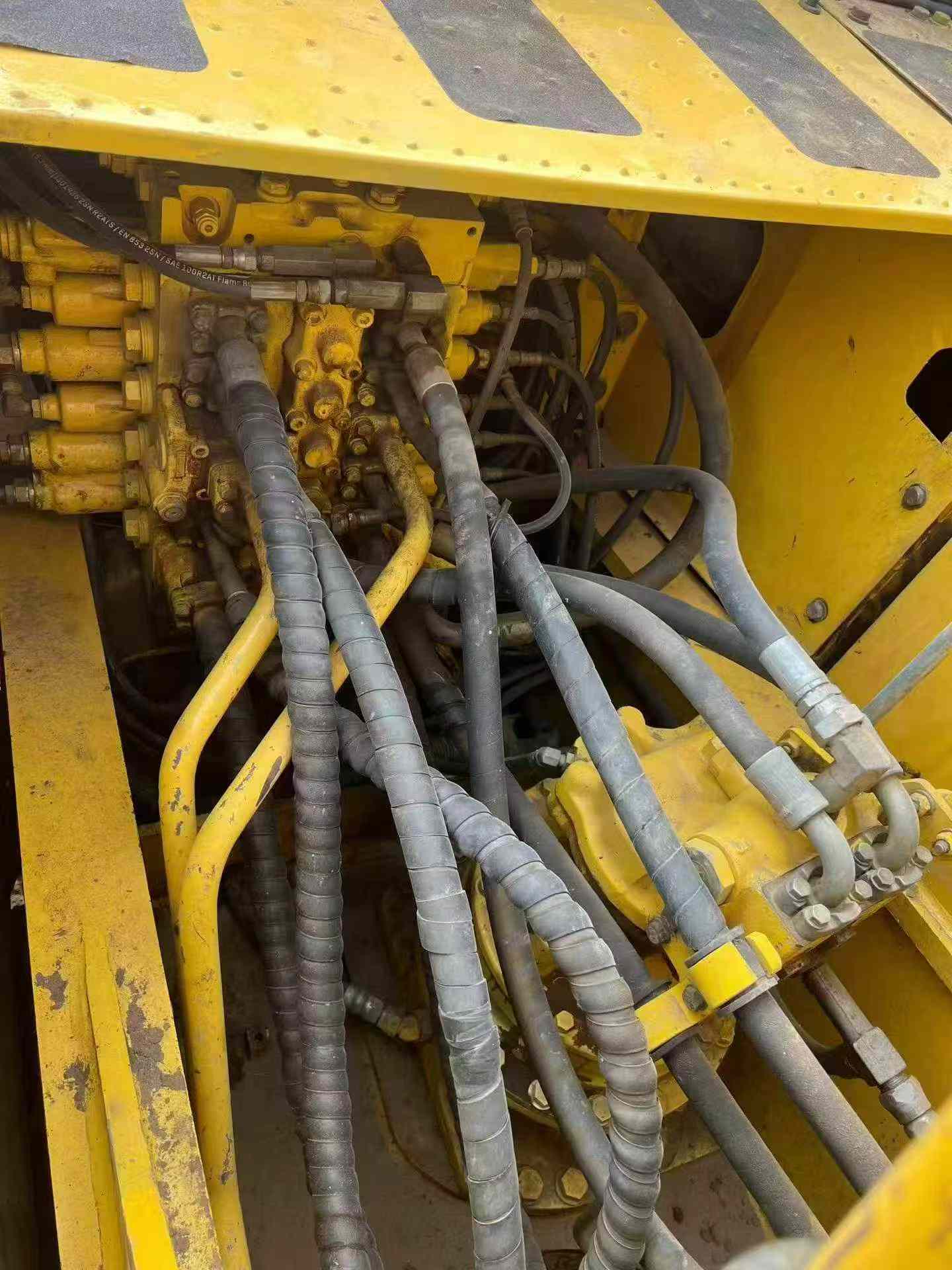 Buy Komatsu PC210 Used Excavator / 8