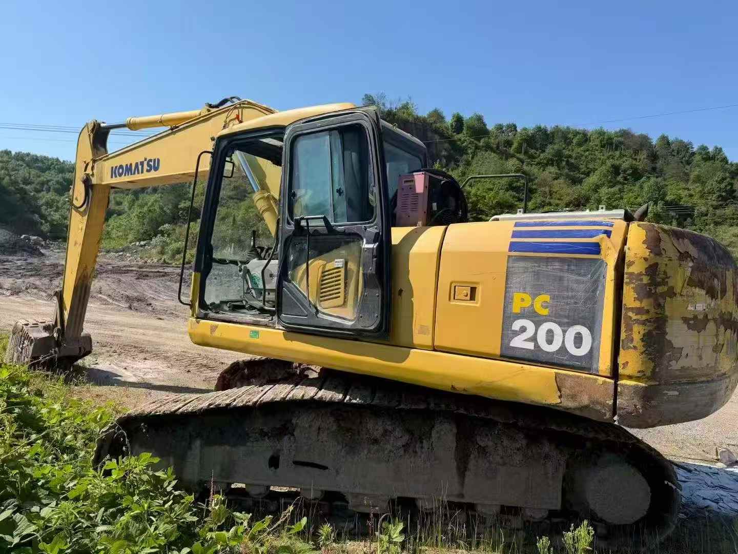 Buy Komatsu PC200-7 Used Excavator / 2