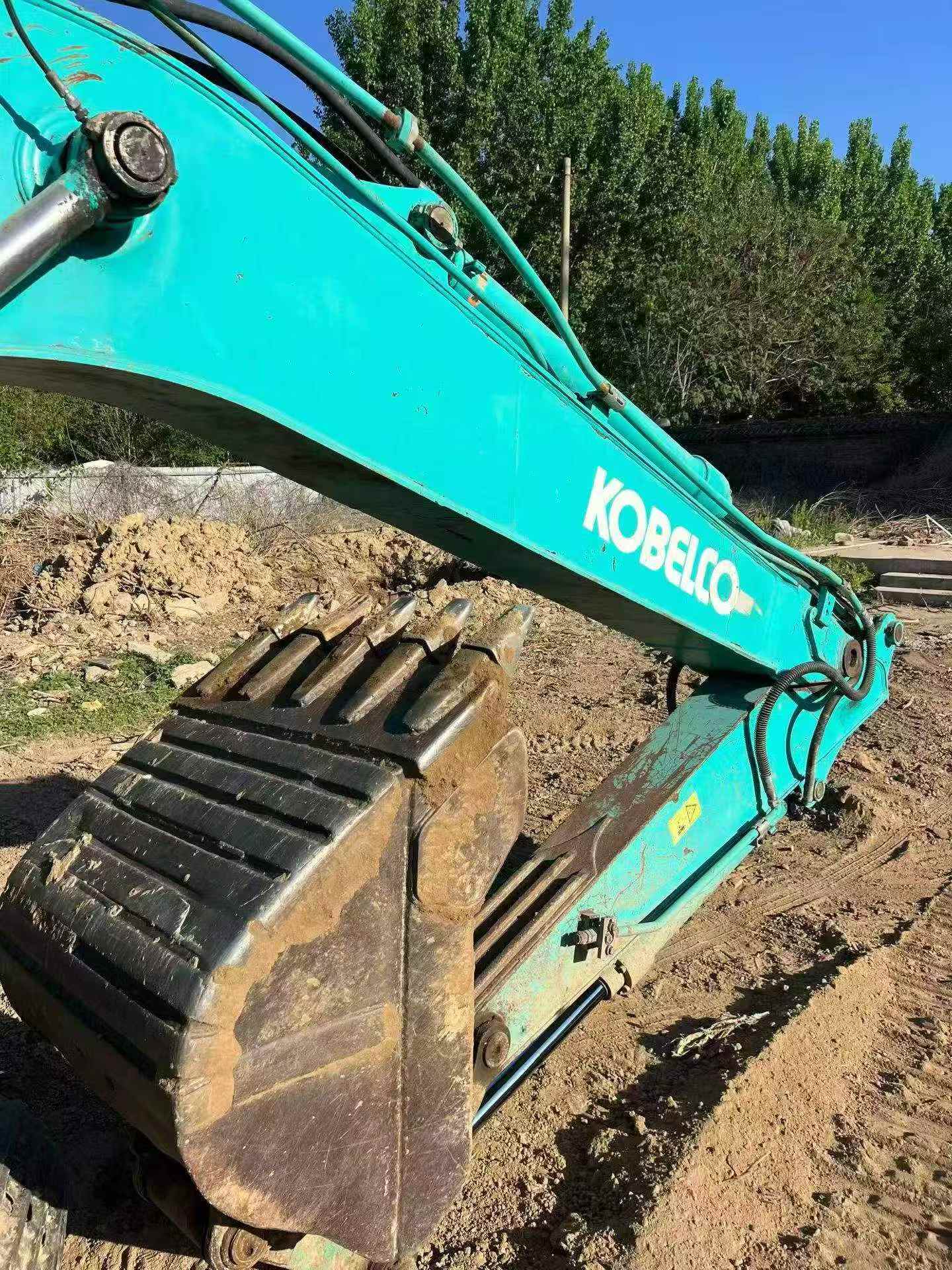 Buy Kobelco SK140 Used Excavator / 4