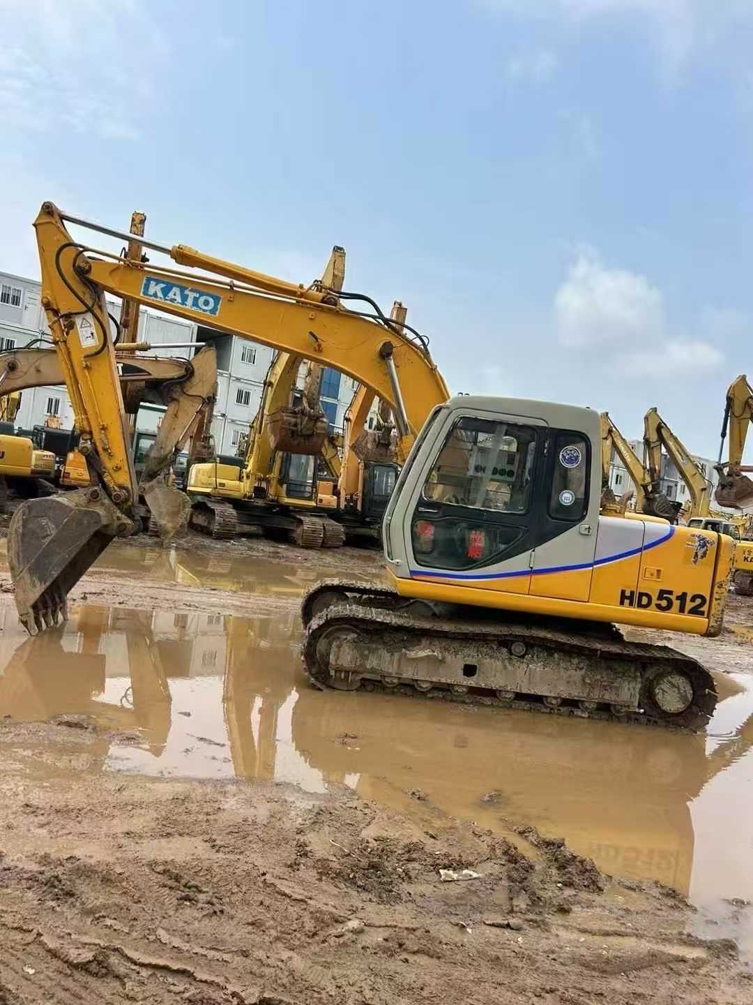 Buy Kato HD512-6 Used Excavator / 4