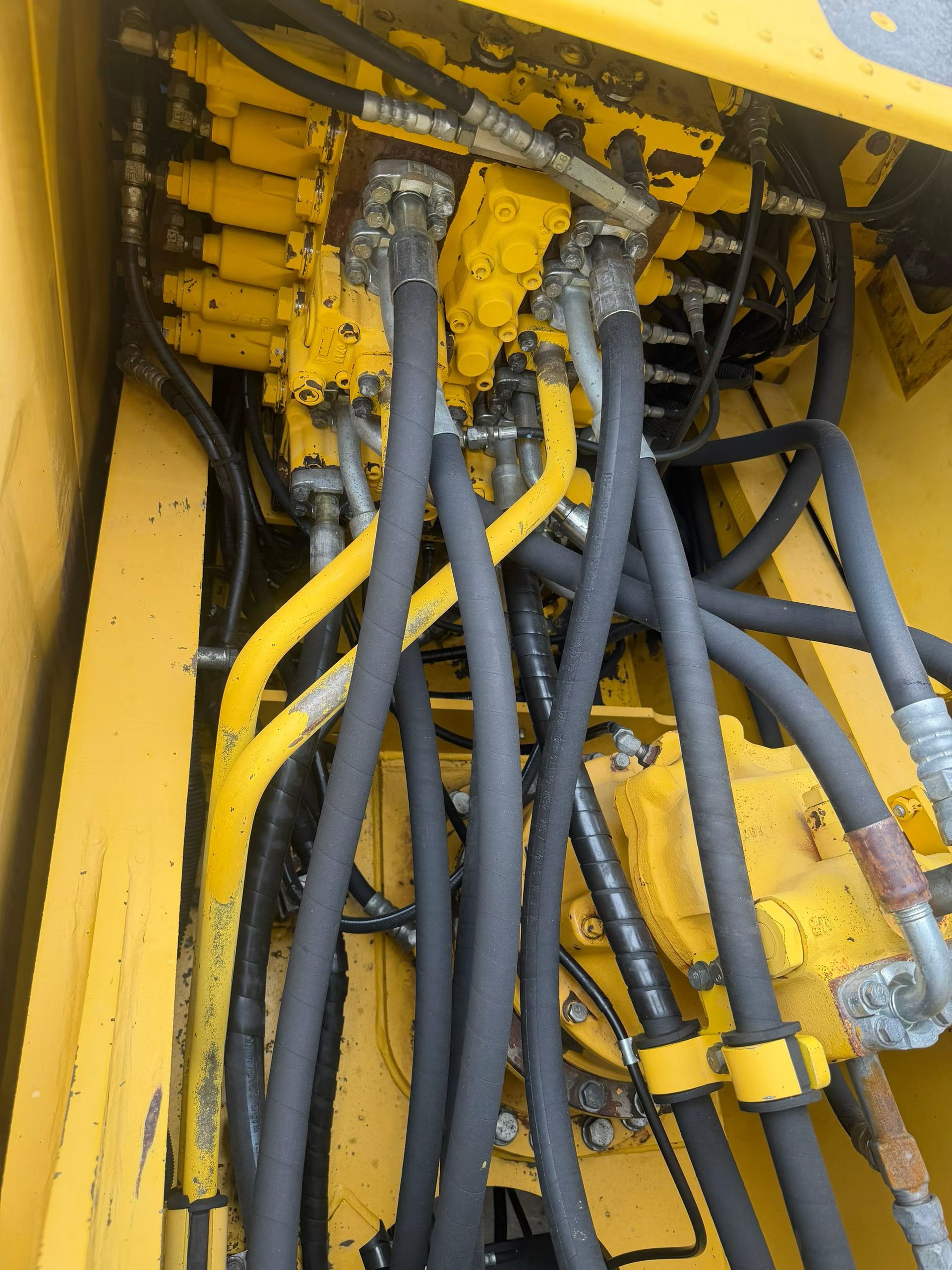 Buy Komatsu PC200-8 Used Excavator / 5