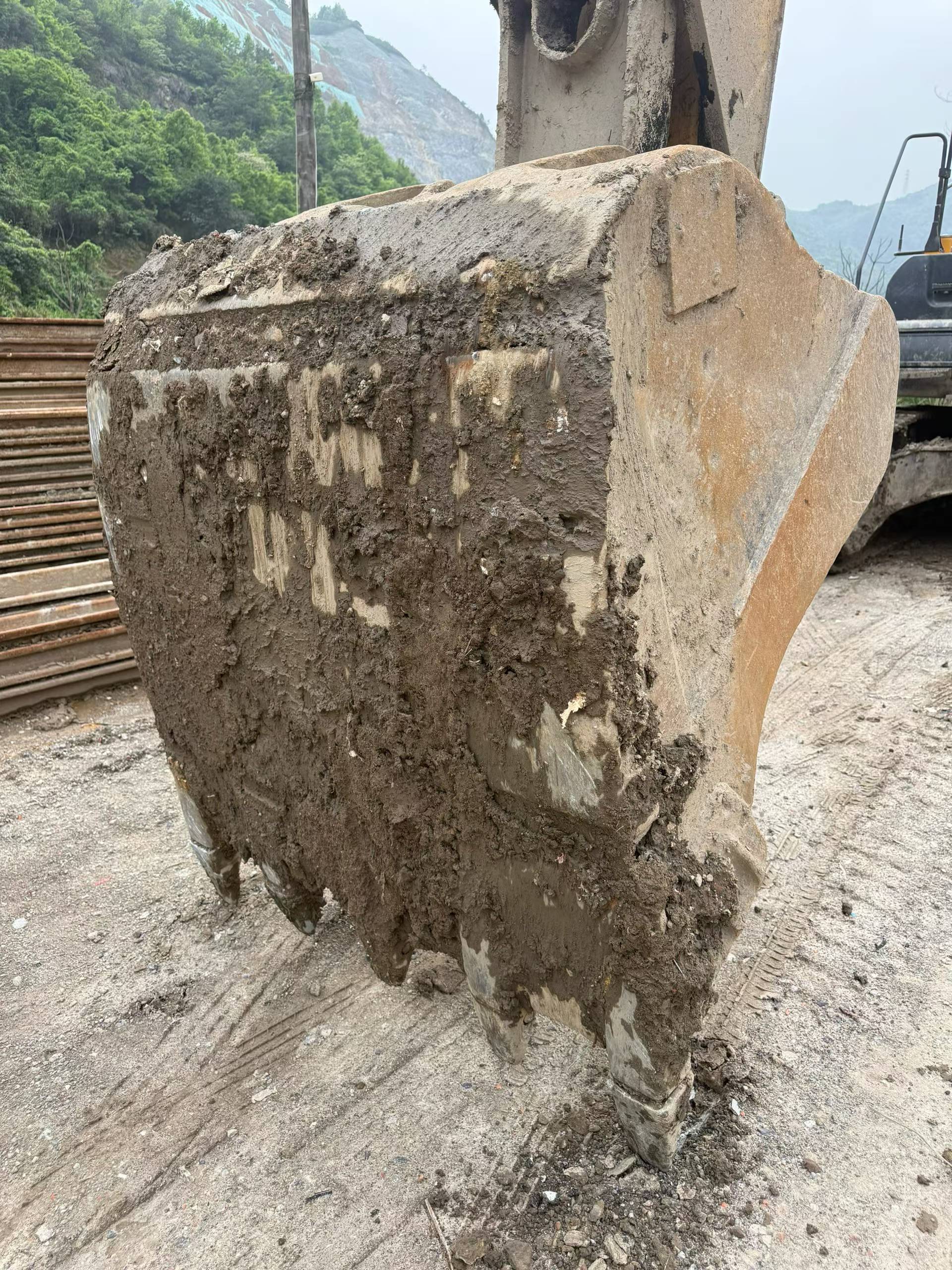شراء حفارة XCMG XE305D مستعملة / 8