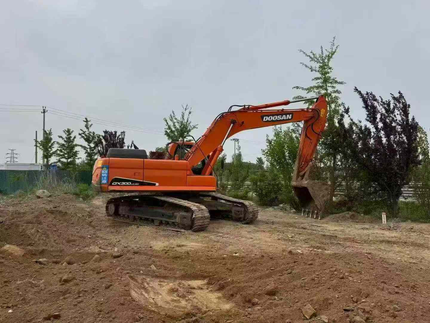 Buy Doosan DX260LC Used Excavator / 3