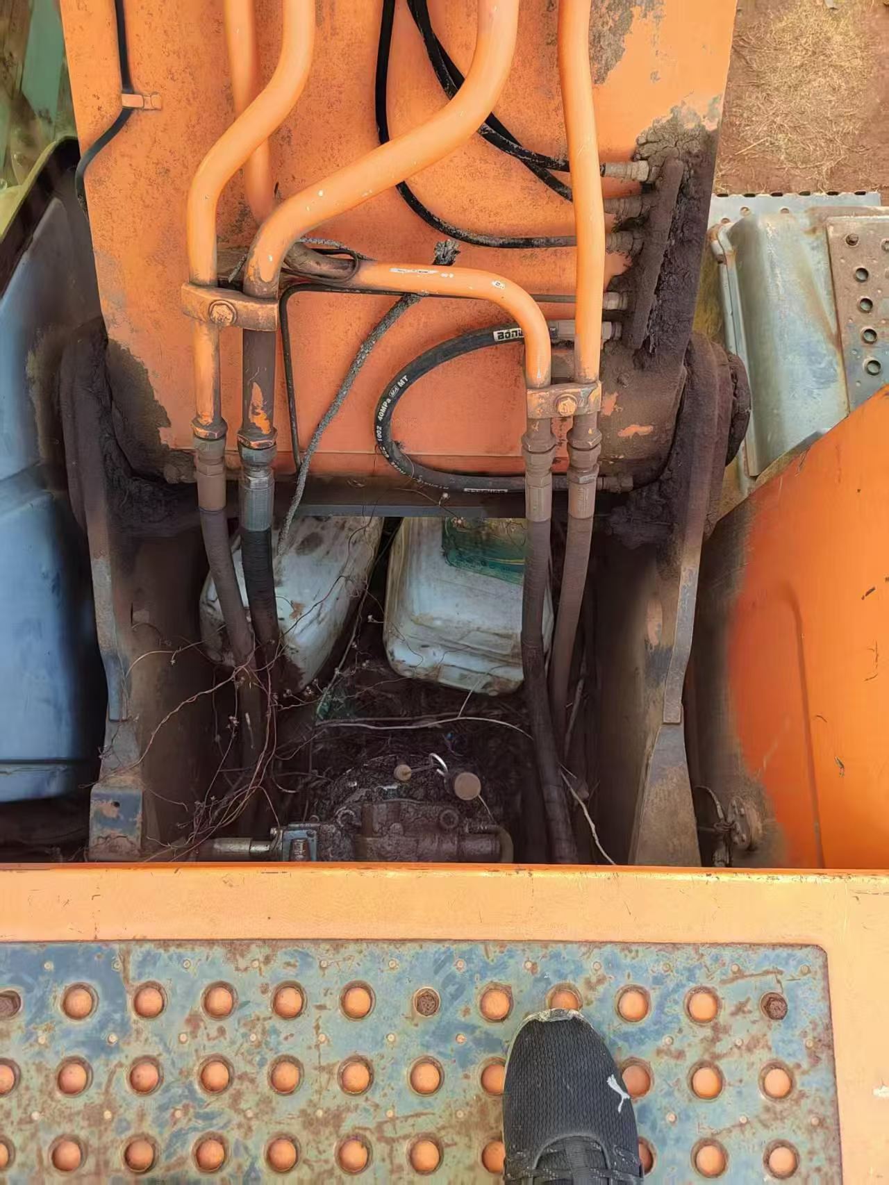 Buy Hitachi EX250-5 Used Excavator / 2
