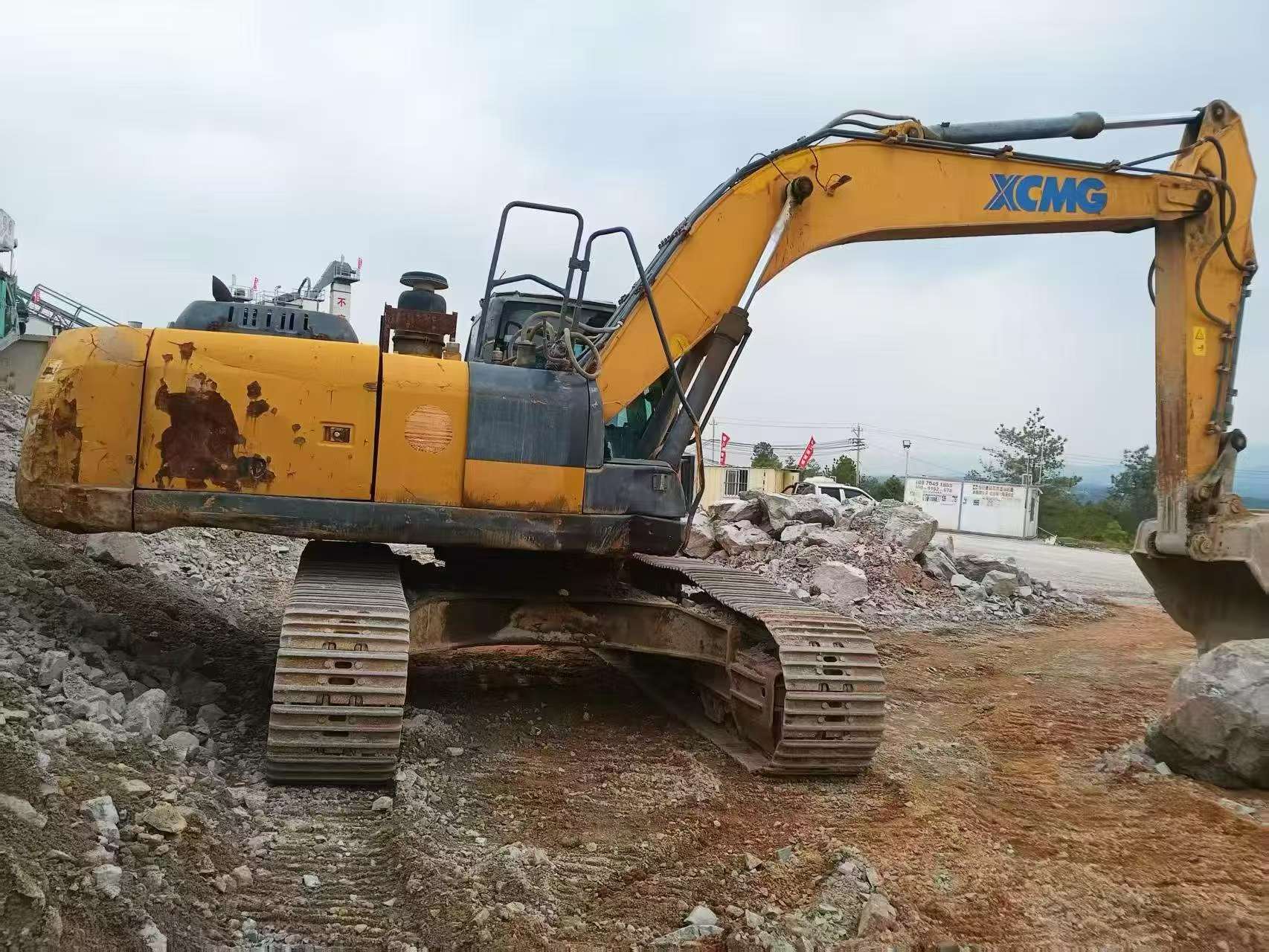 Buy XCMG XE305D Used Excavator / 2