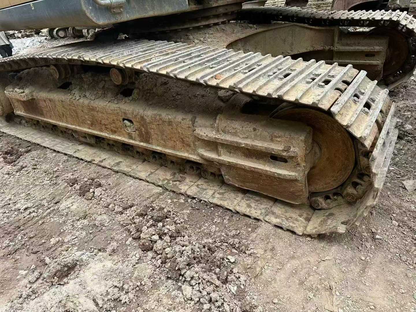 Buy XCMG XE215 Used Excavator / 3