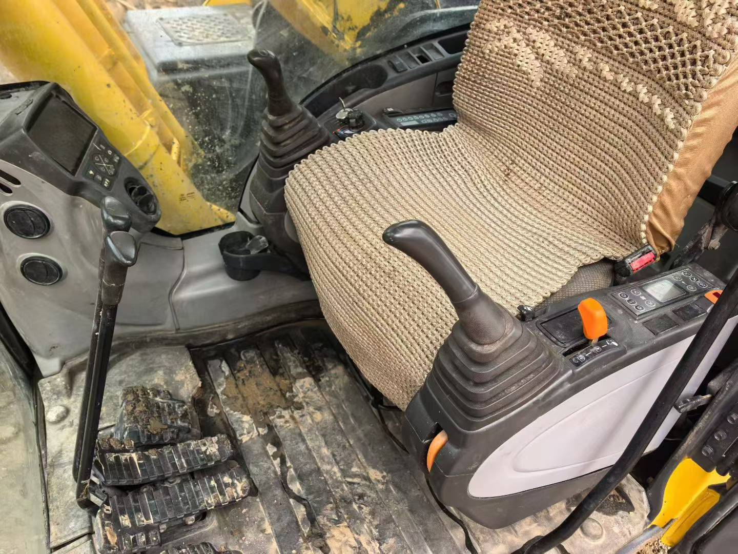 Buy Sumitomo SH260LC-6 Used Excavator / 2