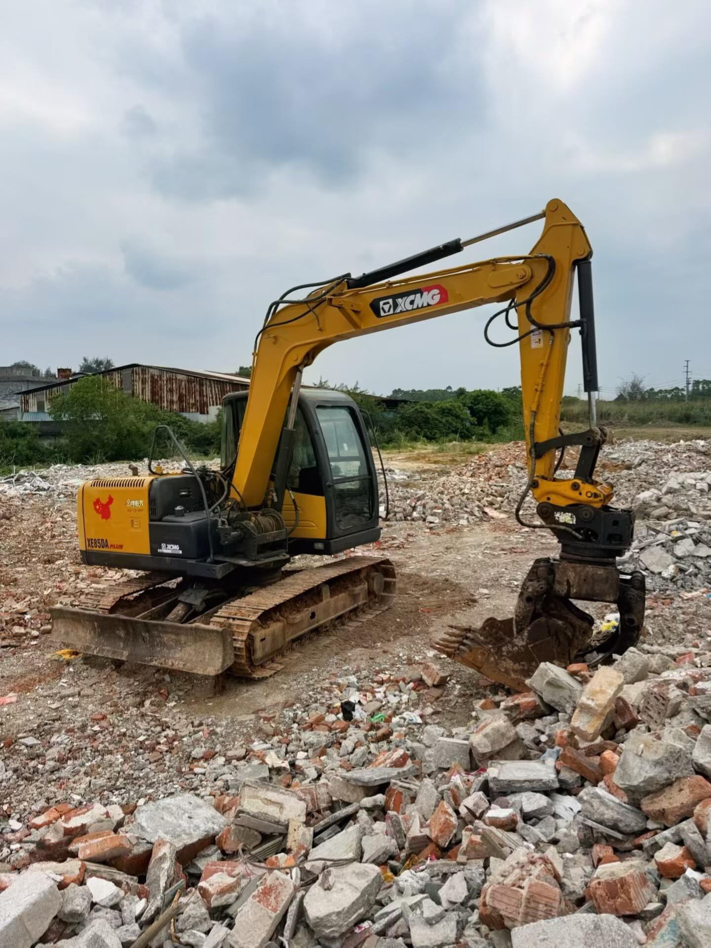 Buy XCMG XE80 Used Excavator / 4