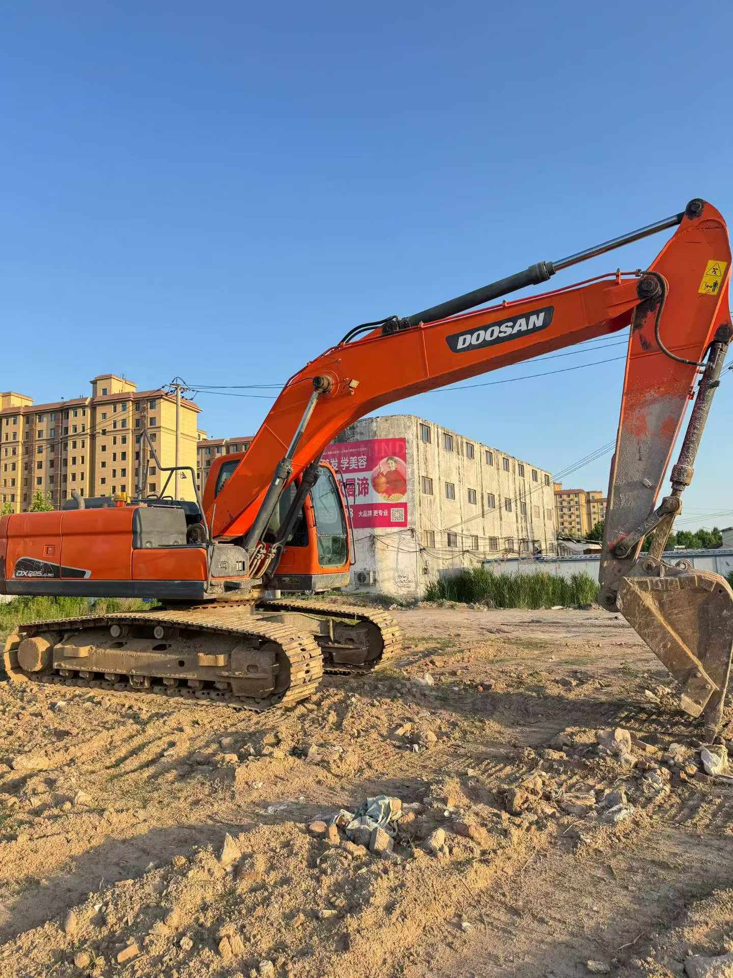 Buy Doosan DX215-9C Used Excavator / 3