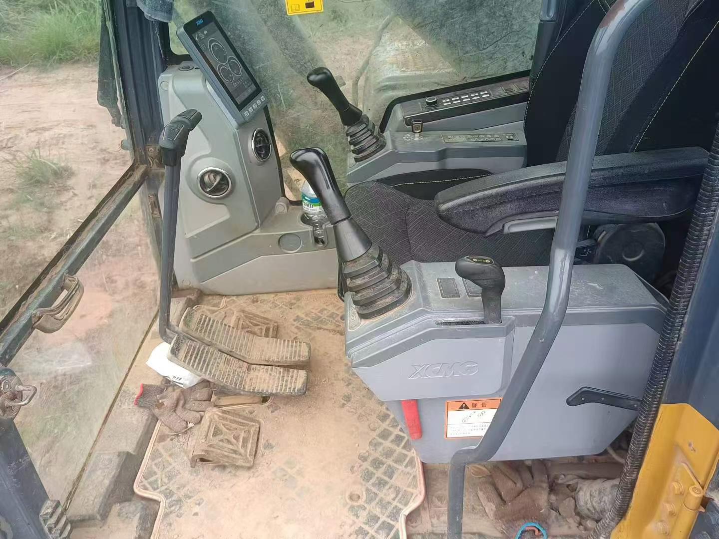 Buy XCMG XE205DA Used Excavator / 8
