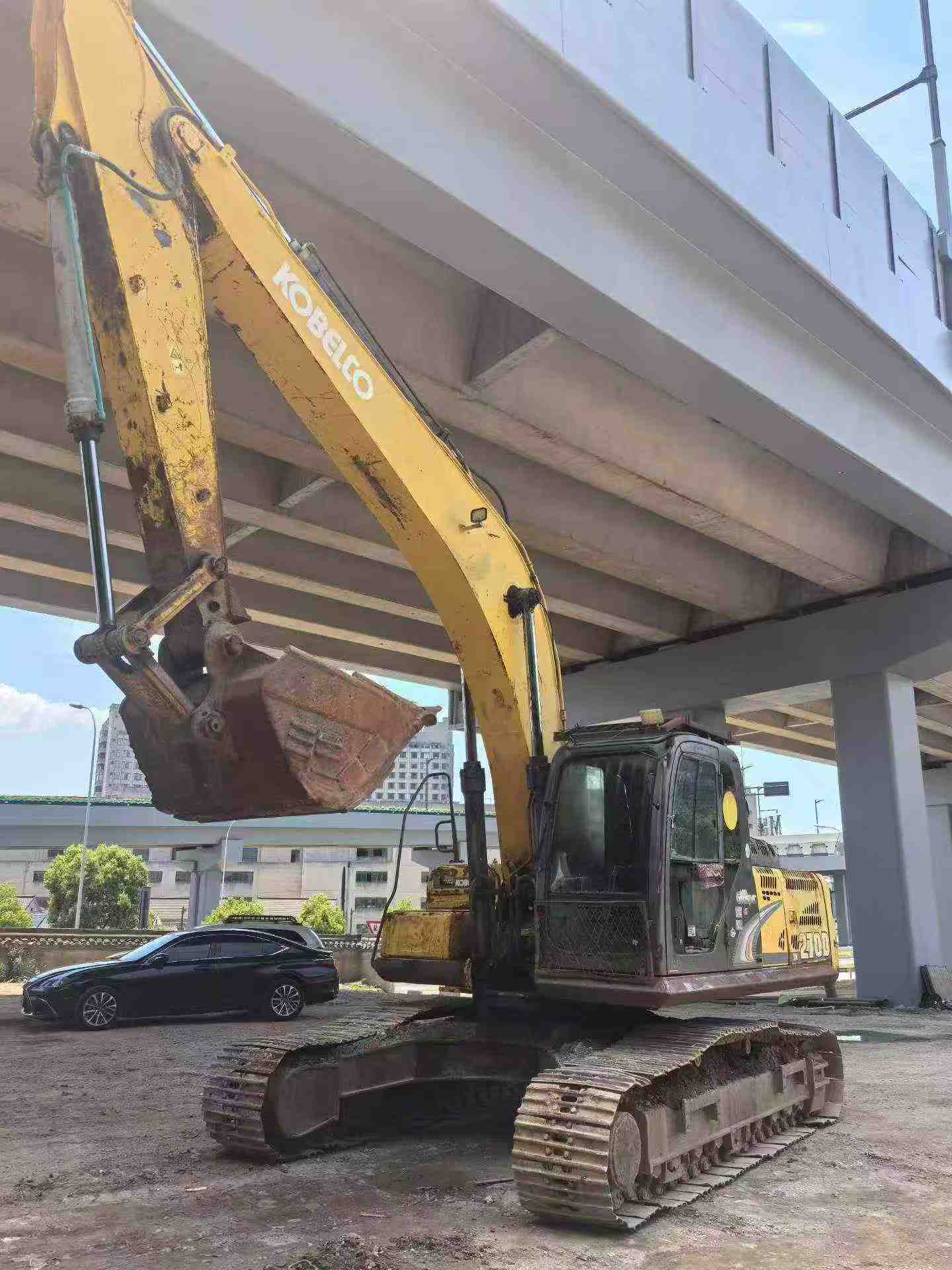 Buy Kobelco SK260 Used Excavator / 9