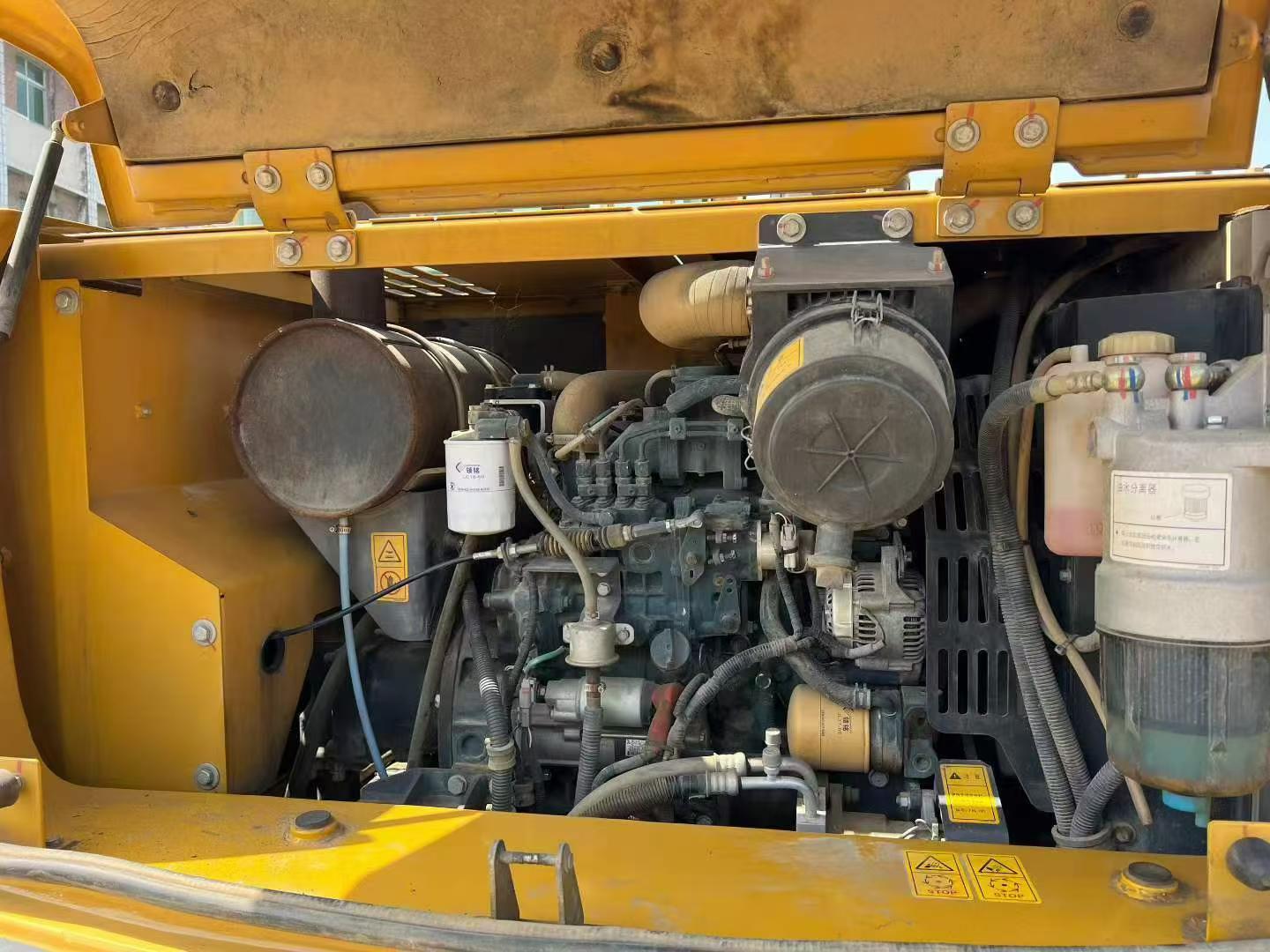 شراء حفارة XCMG XE75C مستعملة / 2