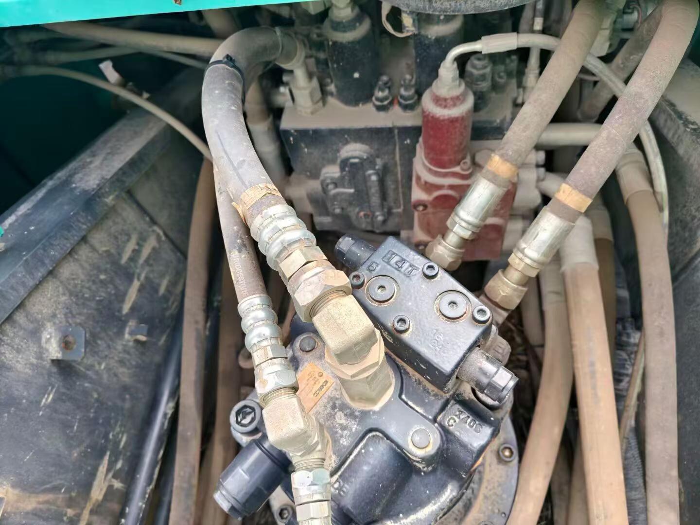 Buy Kobelco SK200-10 Used Excavator / 4