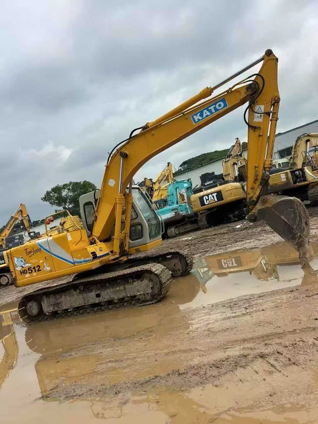 Buy Kato HD512-6 Used Excavator / 3