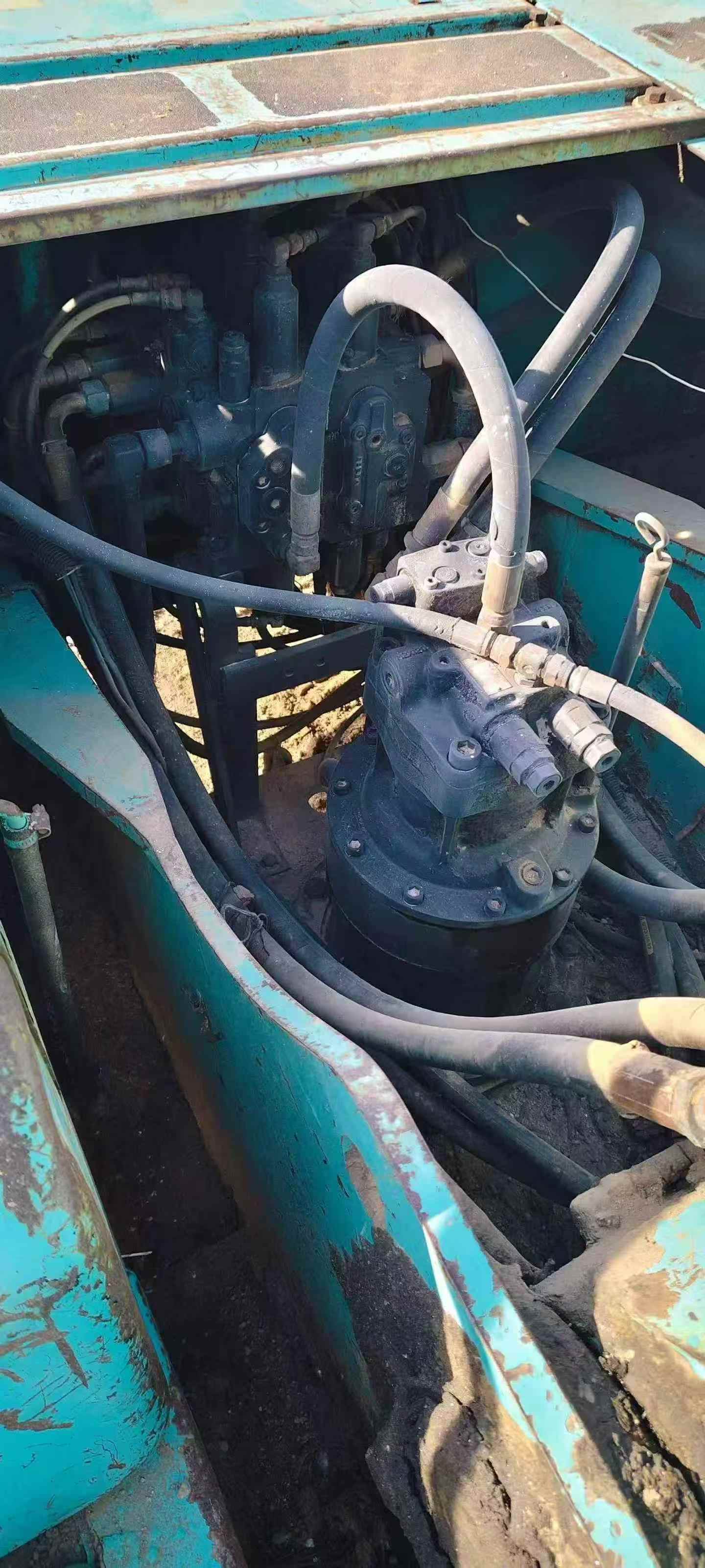 Buy Kobelco SK200 Used Excavator / 7