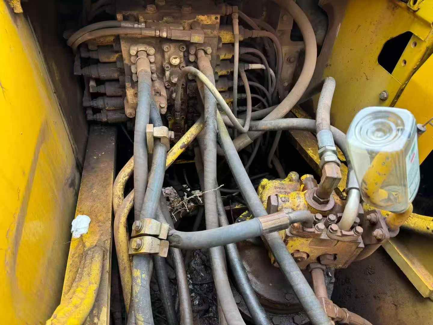 Buy Komatsu PC200-8 Used Excavator / 5