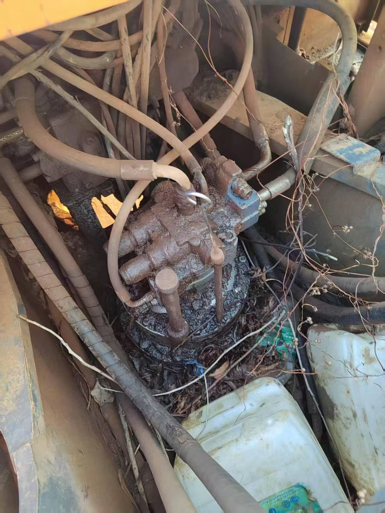 Buy Hitachi EX250-5 Used Excavator / 3