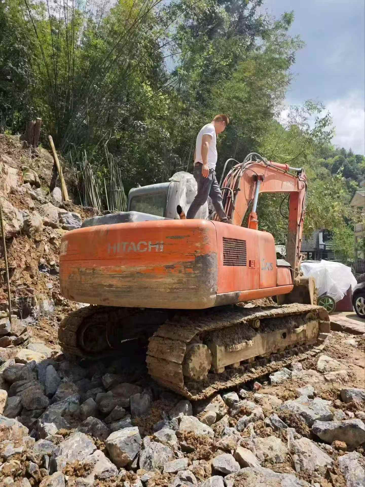 Buy Hitachi EX130 Used Excavator / 2