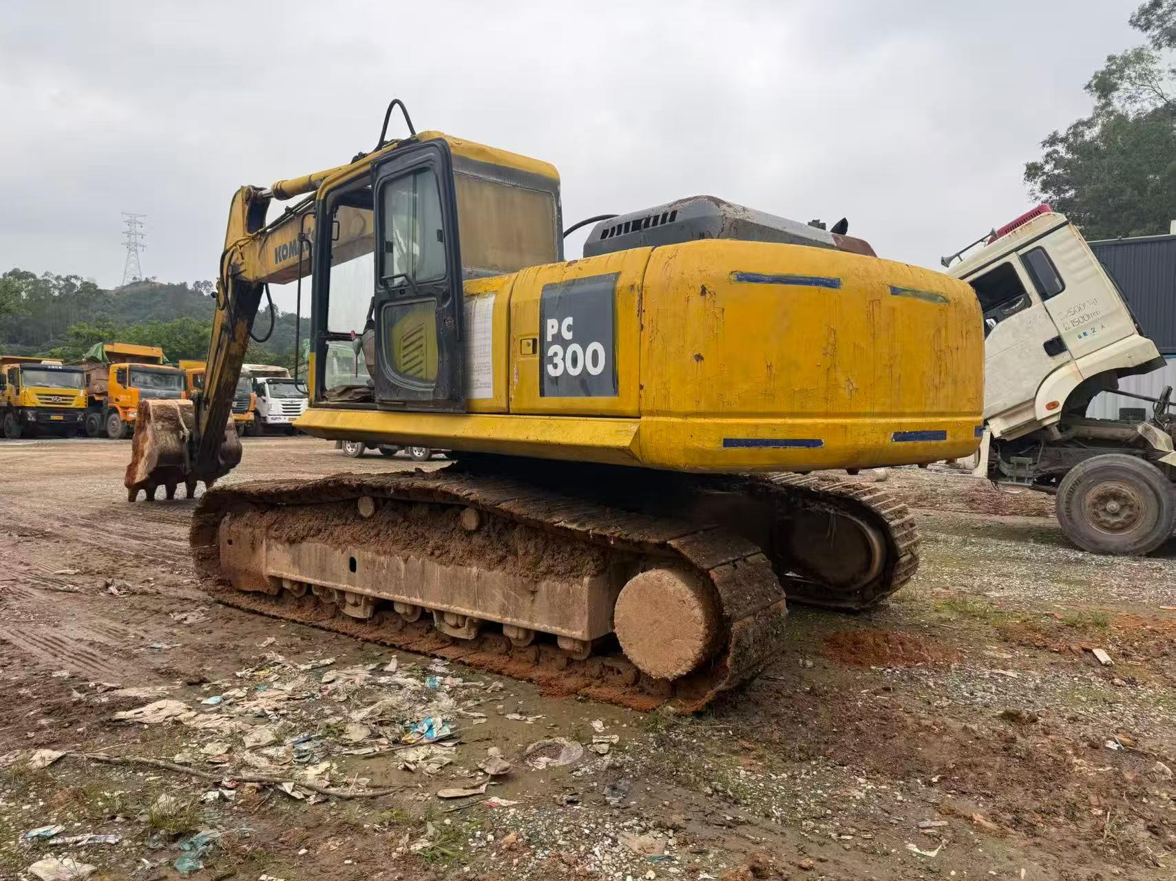 Buy Komatsu PC300 Used Excavator / 8