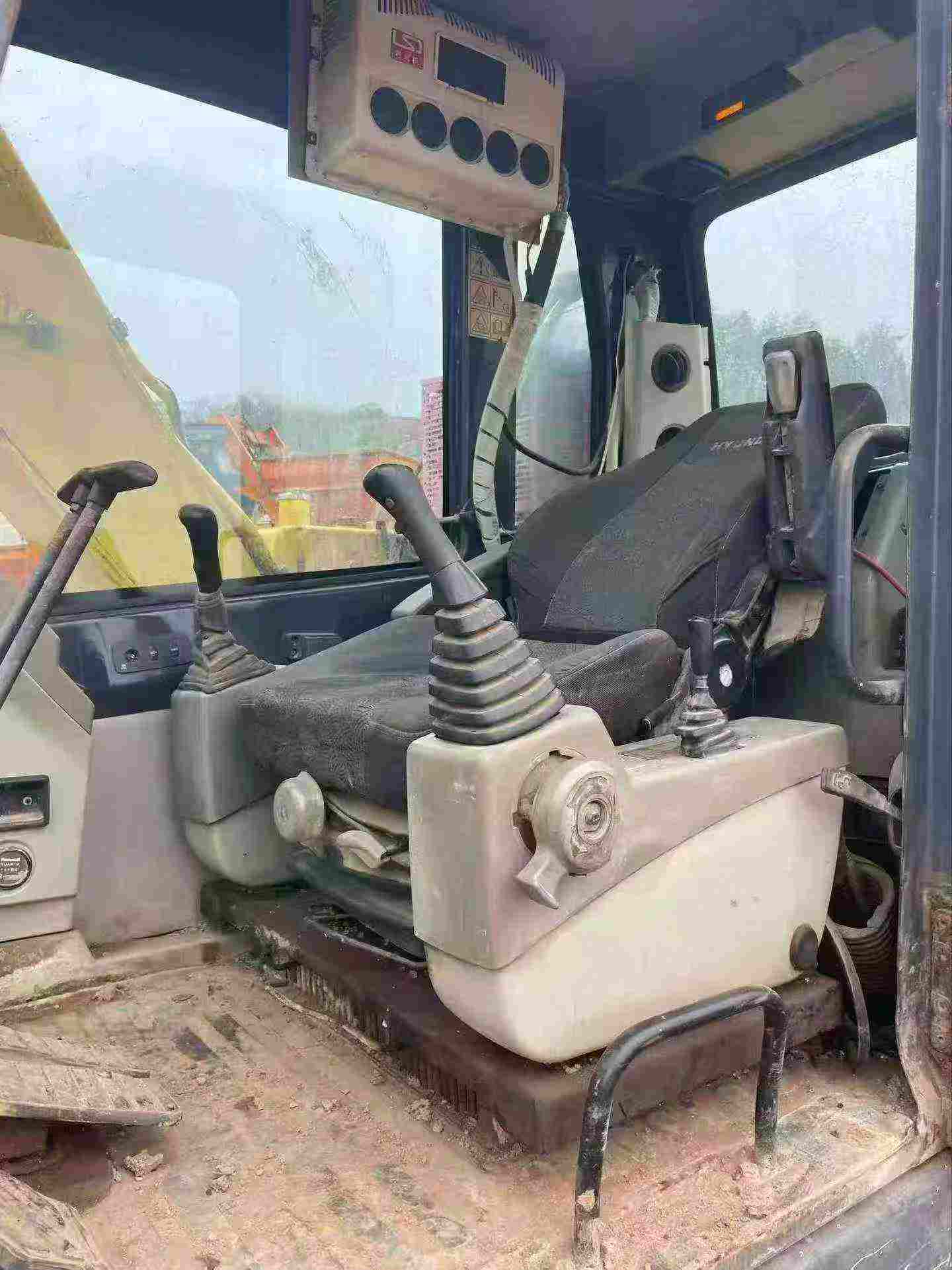 Buy Hyundai R80G Used Excavator / 3
