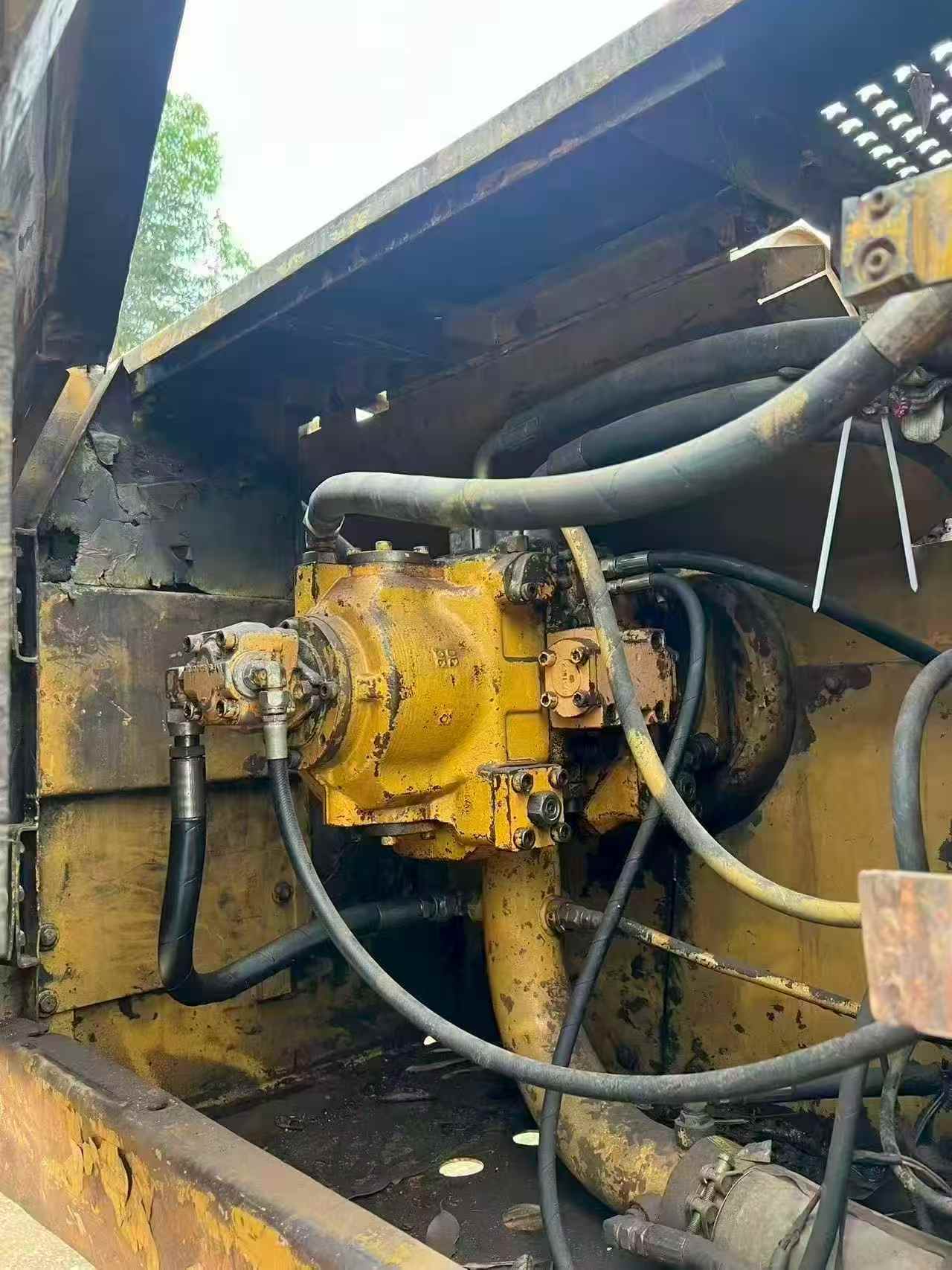 Buy Caterpillar 320V2 Used Excavator / 4
