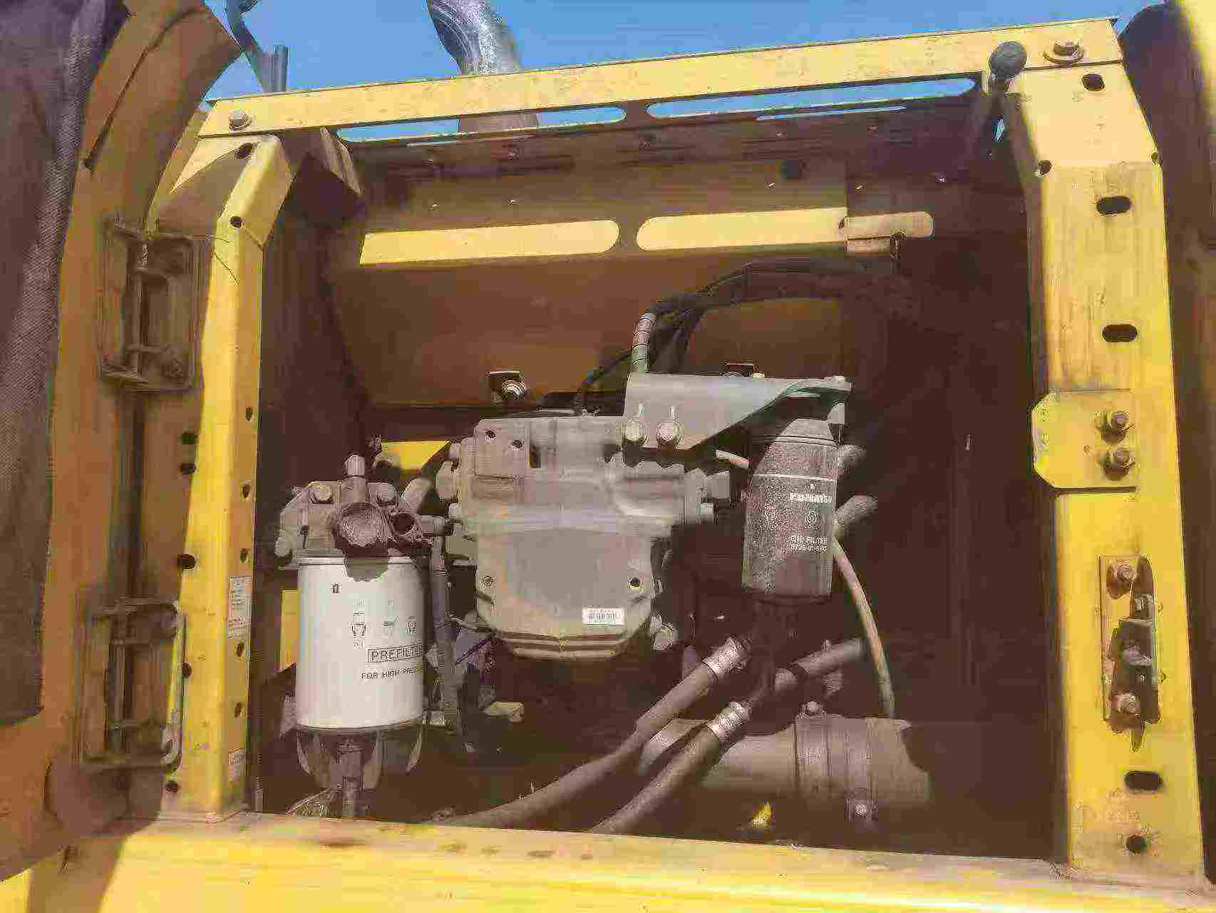 Buy Komatsu PC240-6 Used Excavator / 7