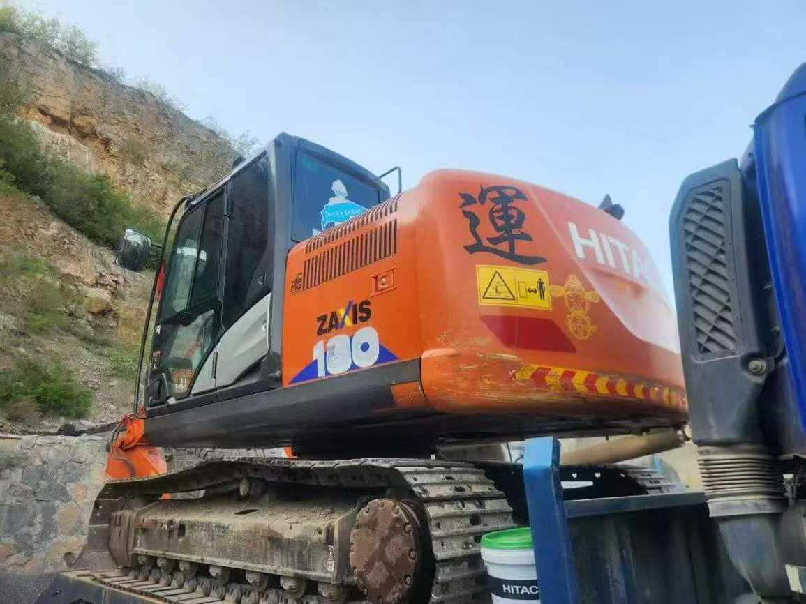 Buy Hitachi EX130H-5 Used Excavator / 4