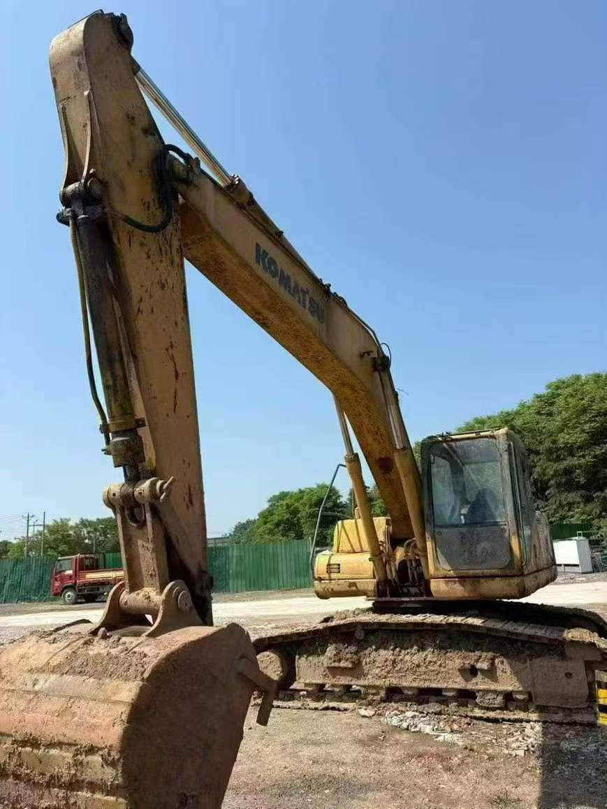 Buy Komatsu PC200-7 Used Excavator / 8
