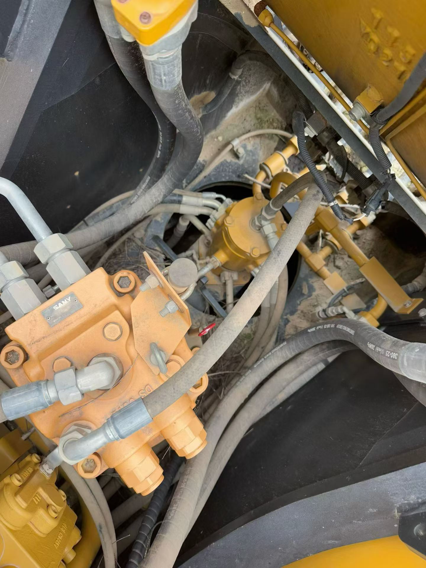 Buy Sany SY205C Used Excavator / 3
