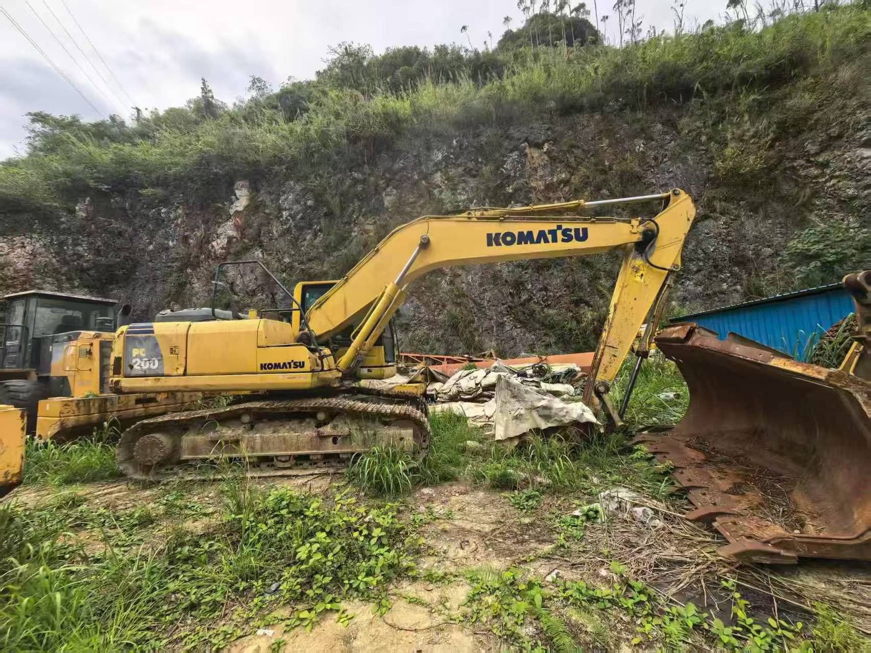 Buy Komatsu PC200 Used Excavator / 2