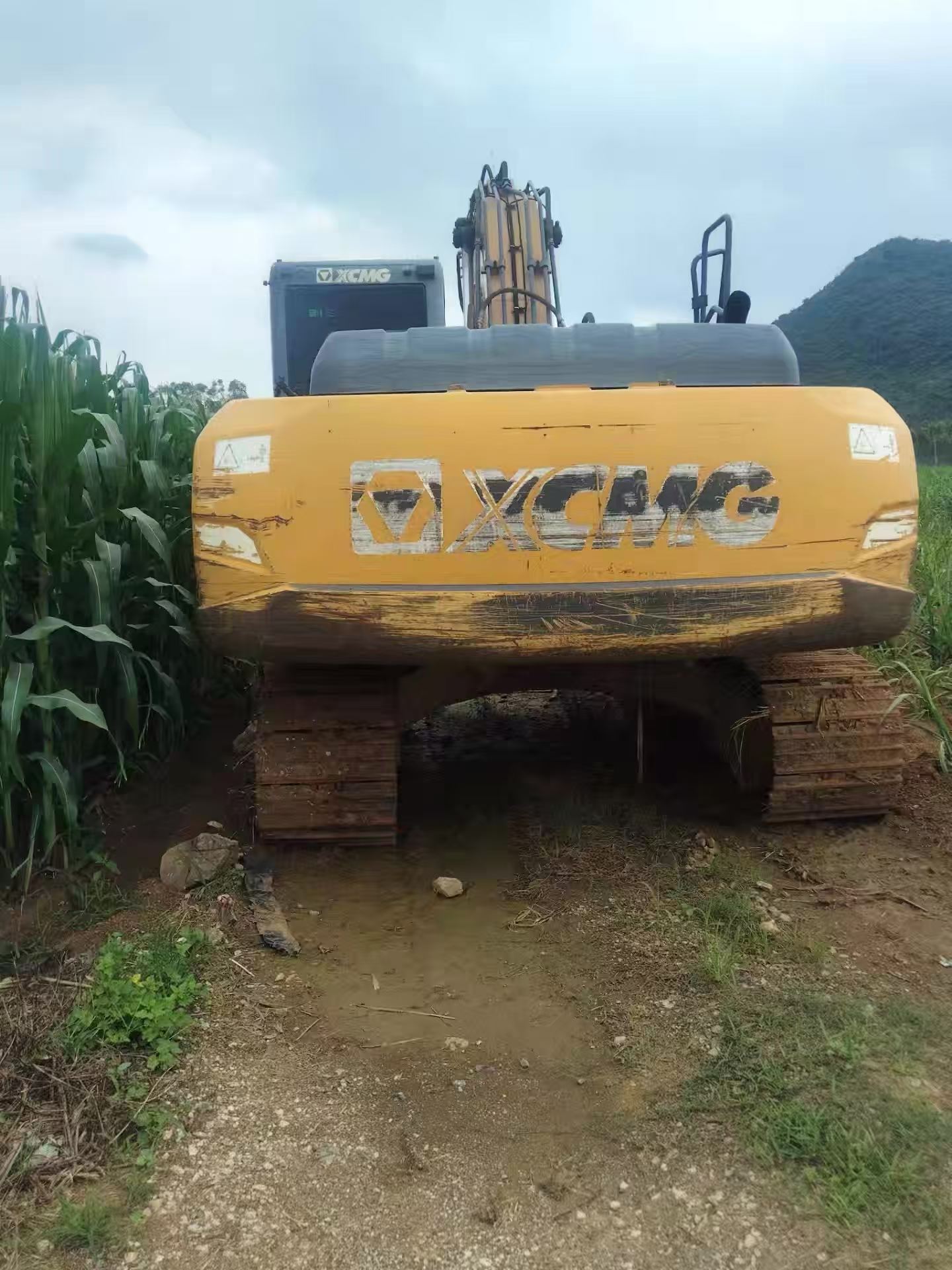 Buy XCMG XE200 Used Excavator / 4
