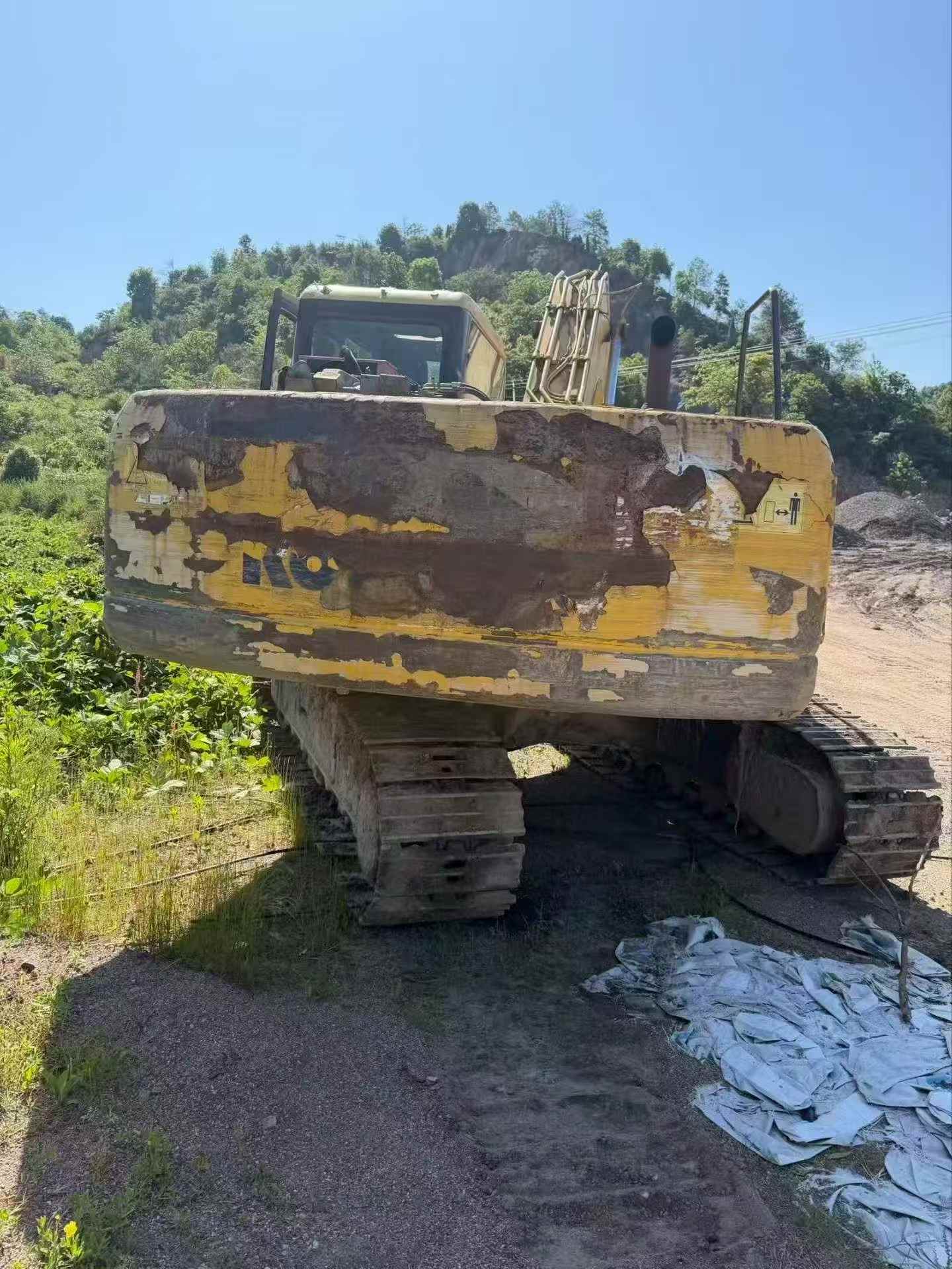 Buy Komatsu PC200-7 Used Excavator / 3