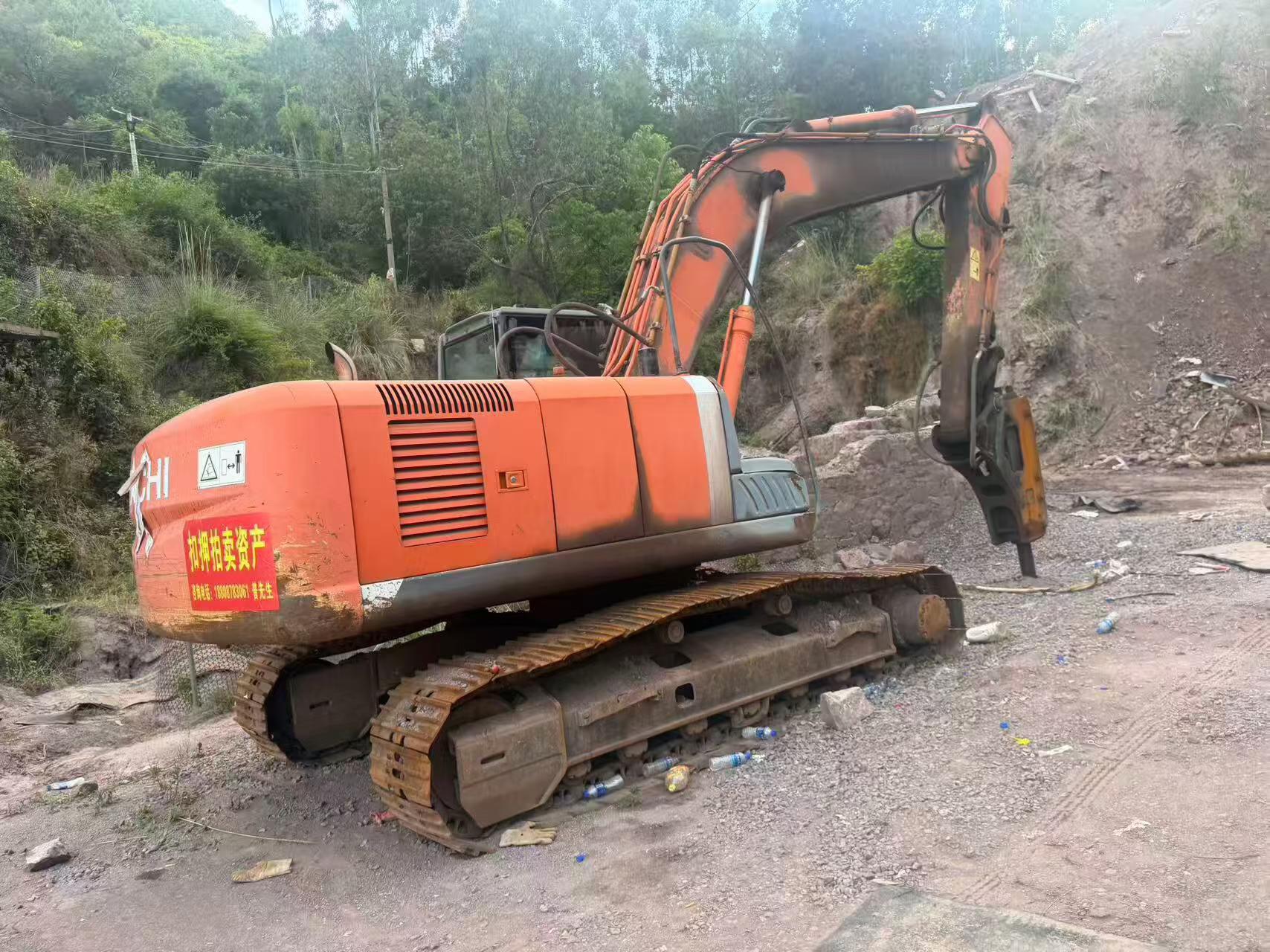 Buy Hitachi EX200-3 Used Excavator / 2