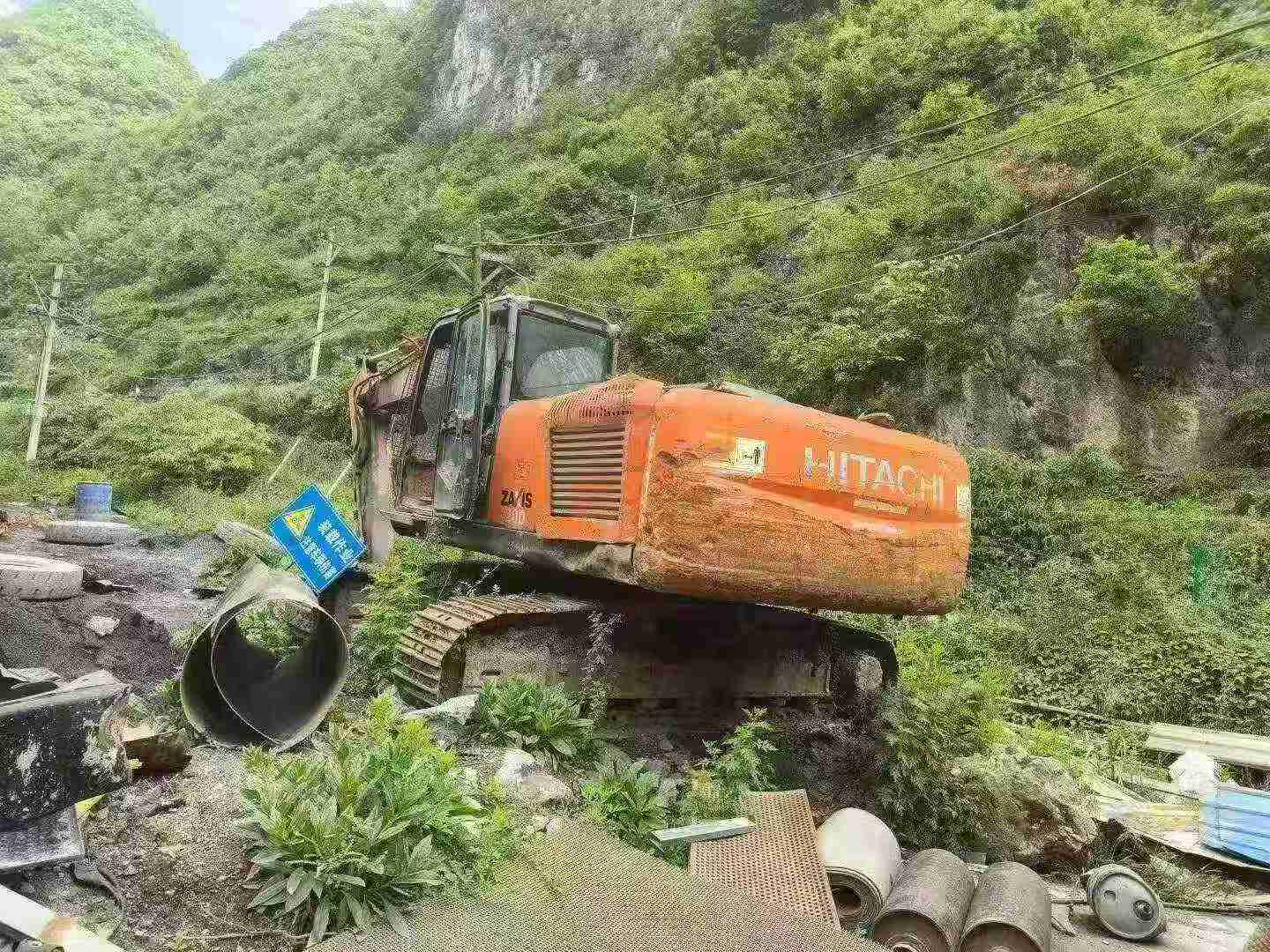 Buy Hitachi EX200-3 Used Excavator / 5