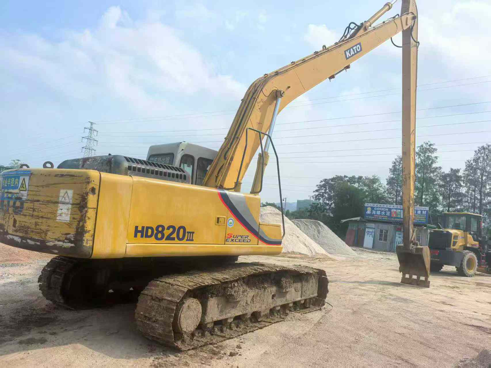 Buy Kato 820-3SP Used Excavator / 4