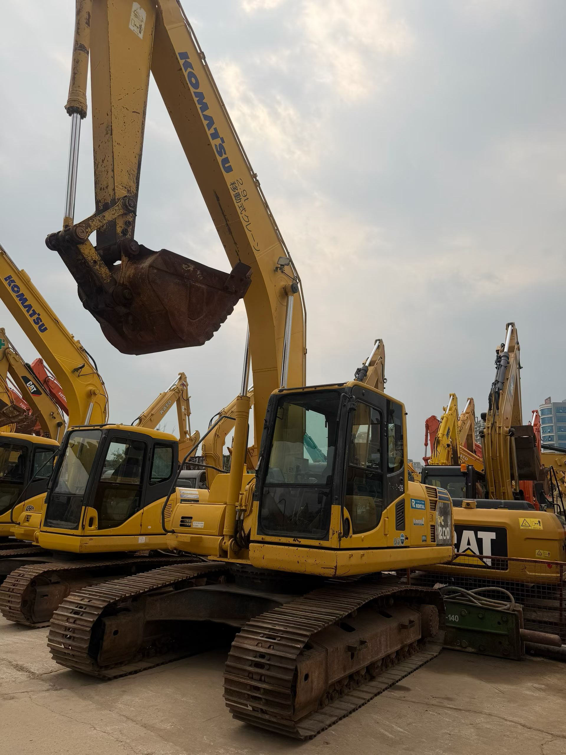 Buy Komatsu PC200-8 Used Excavator / 3