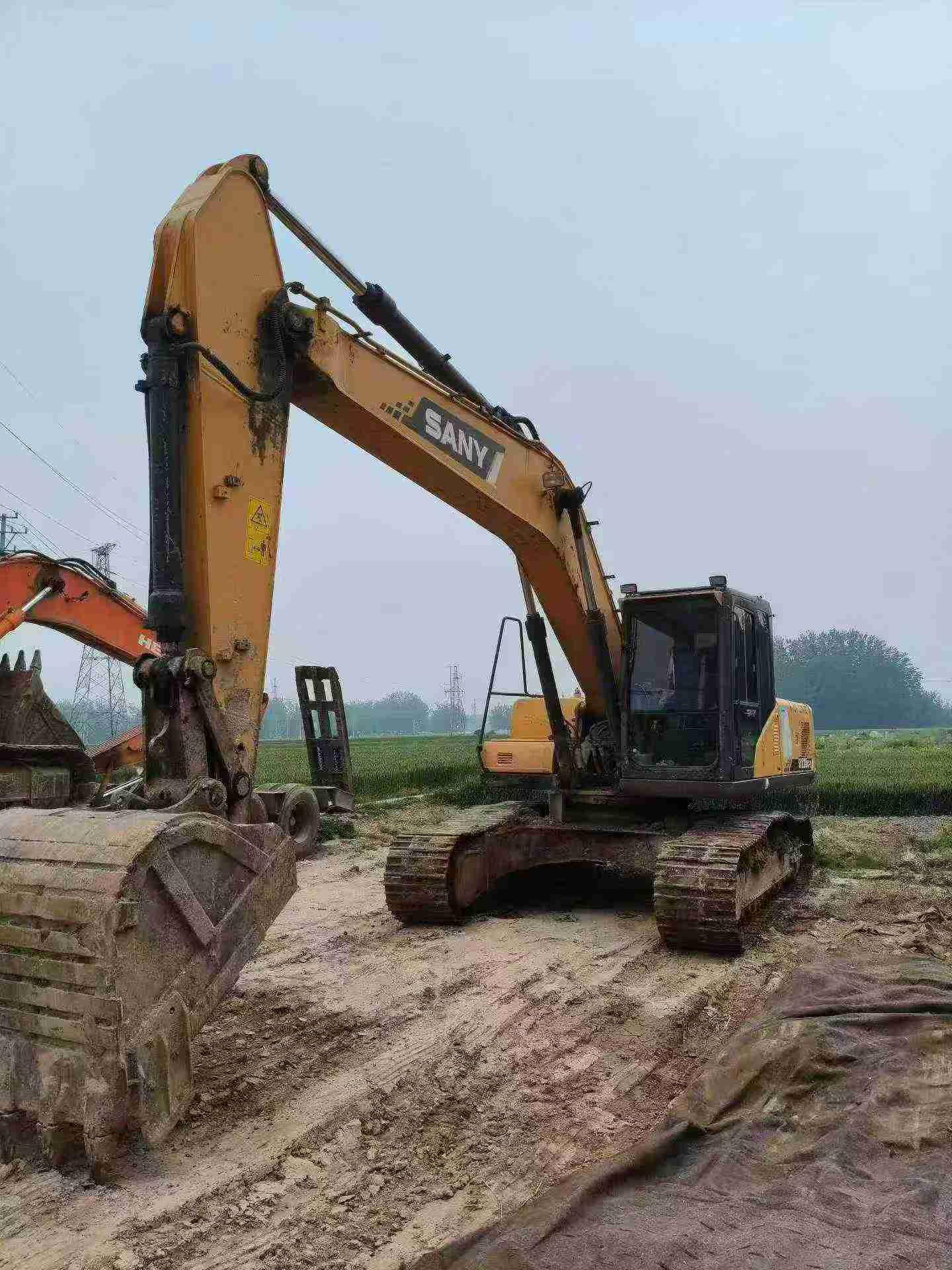 Buy Sany SY225C-8 Used Excavator / 2