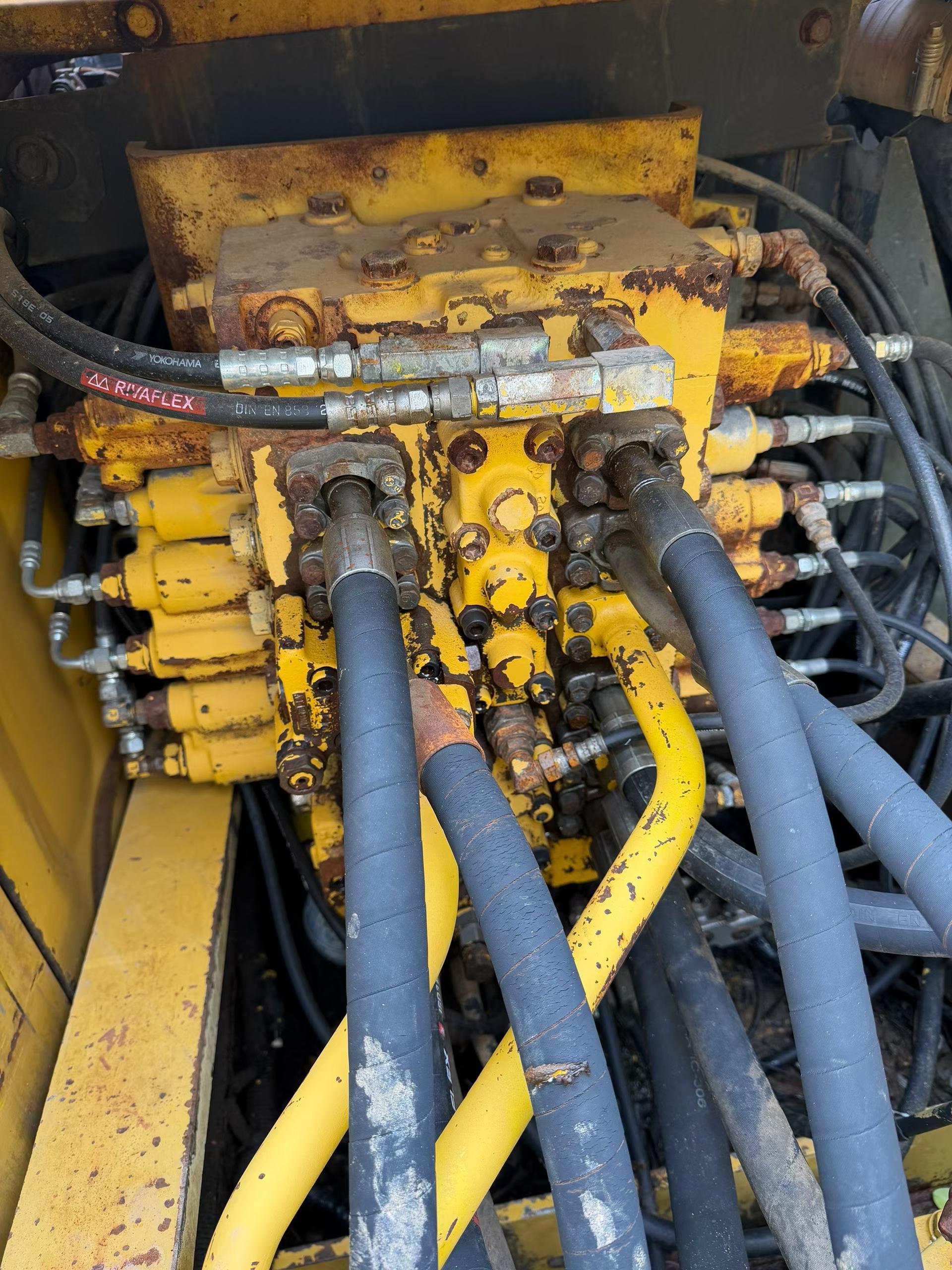 Compre Excavadora Komatsu PC200-7 Usada / 5